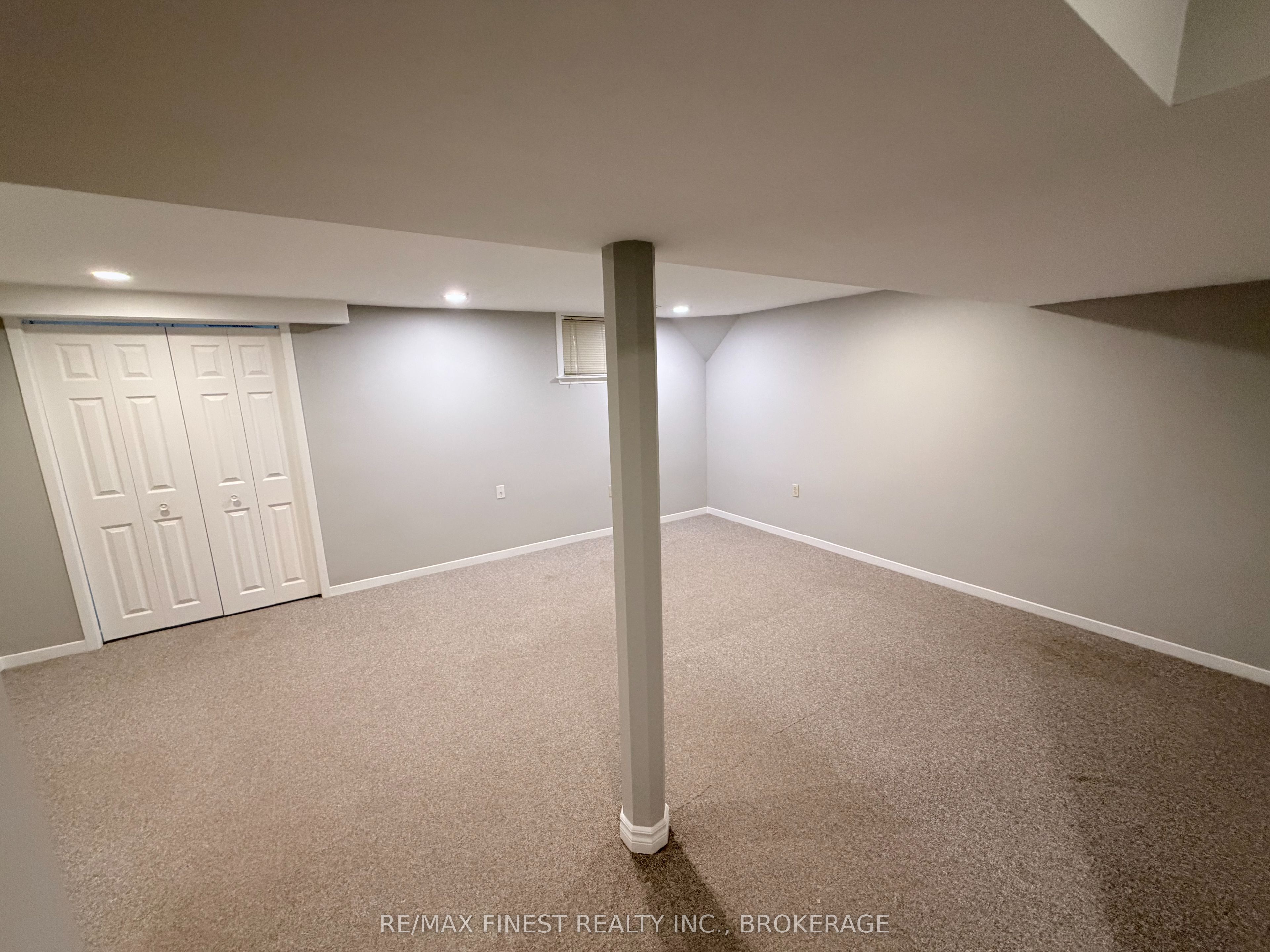 936 Killarney Crescent Property Photo 16