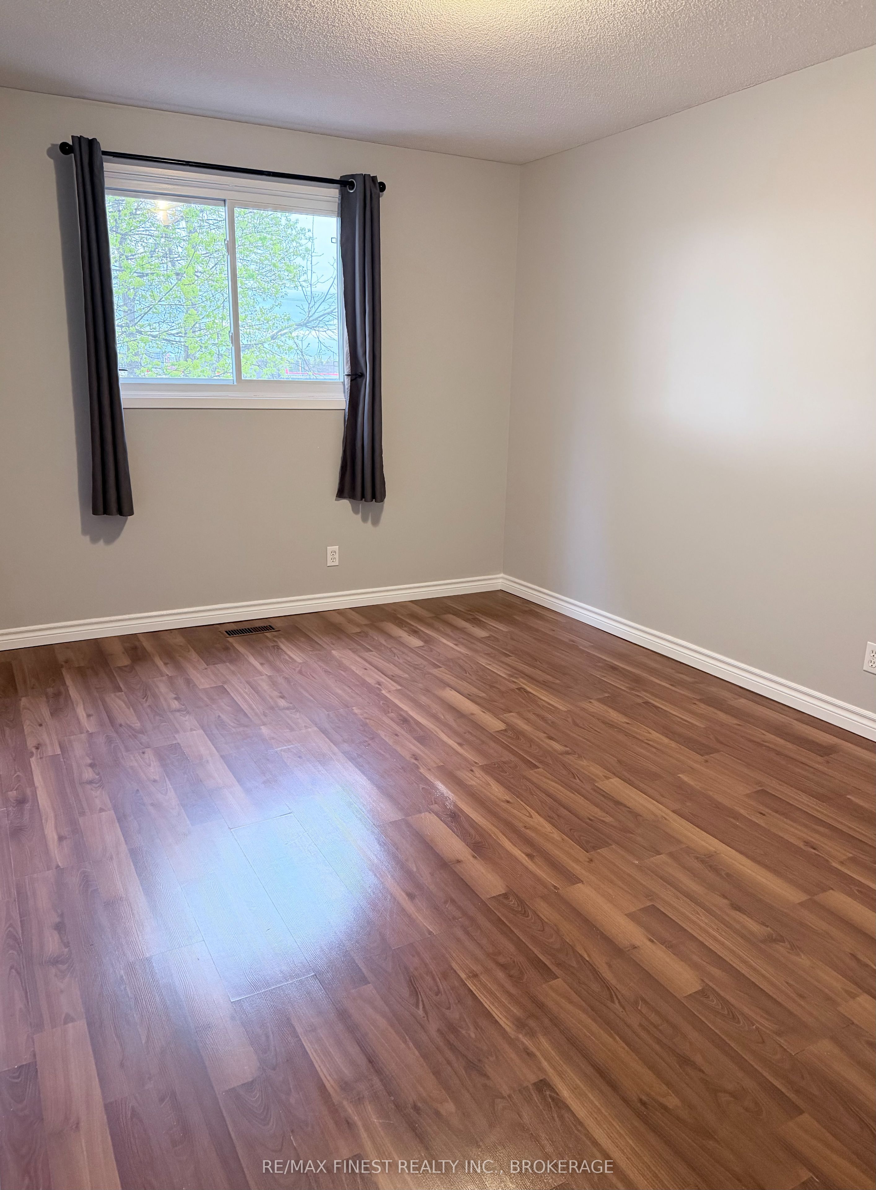 936 Killarney Crescent Property Photo 18