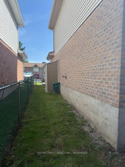 936 Killarney Crescent Property Photo 23