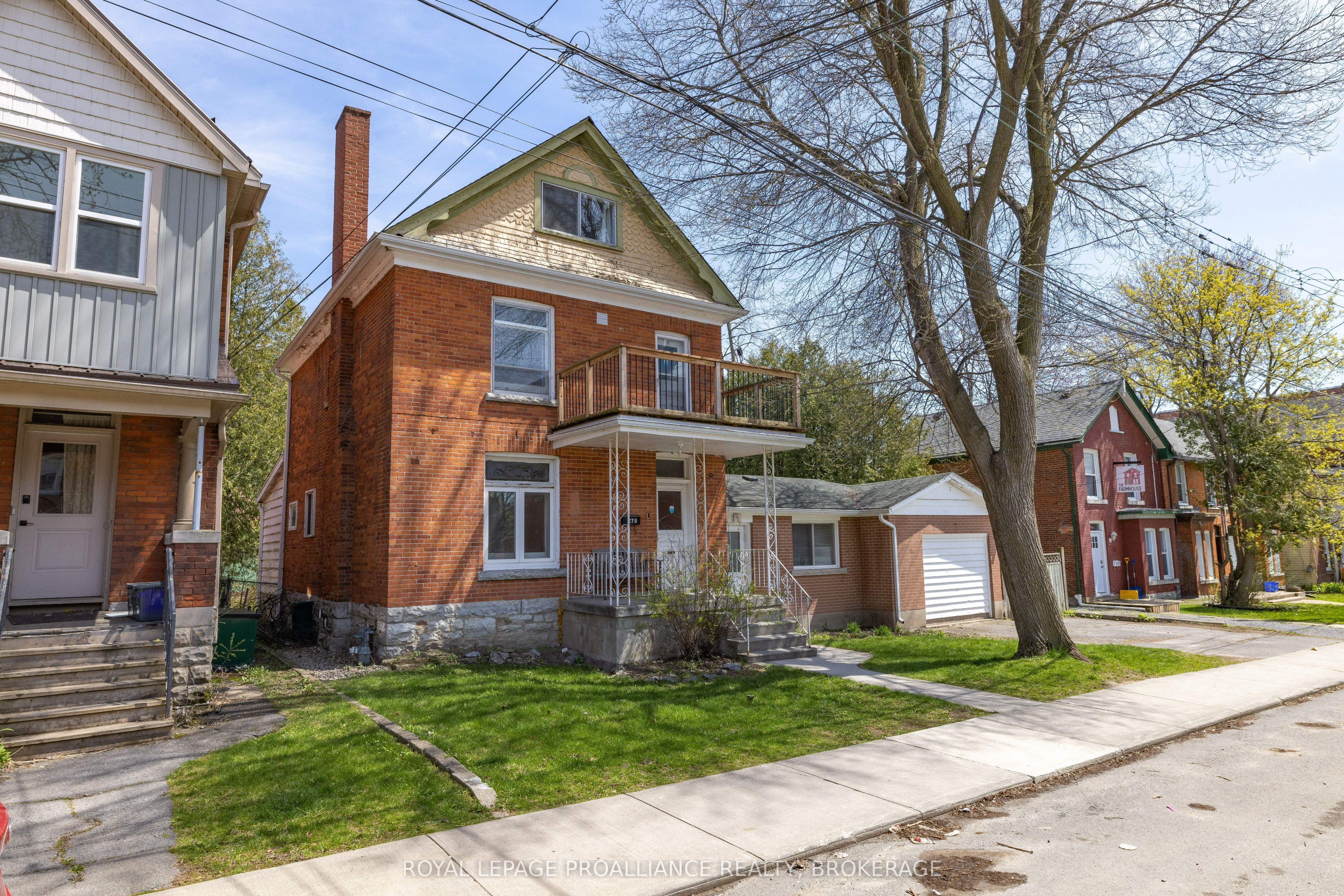 279 Frontenac Street Property Photo 1