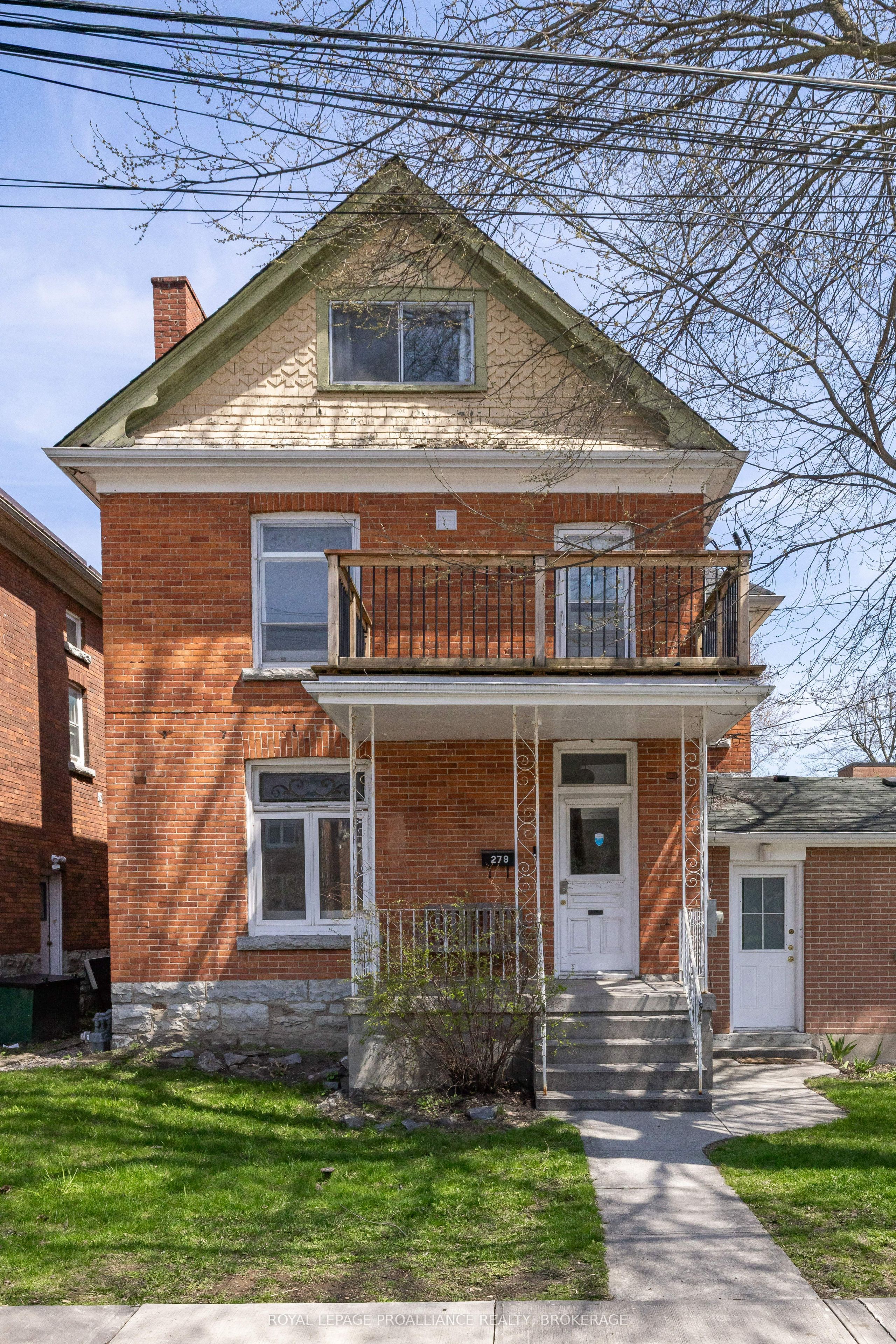 279 Frontenac Street Property Photo 3