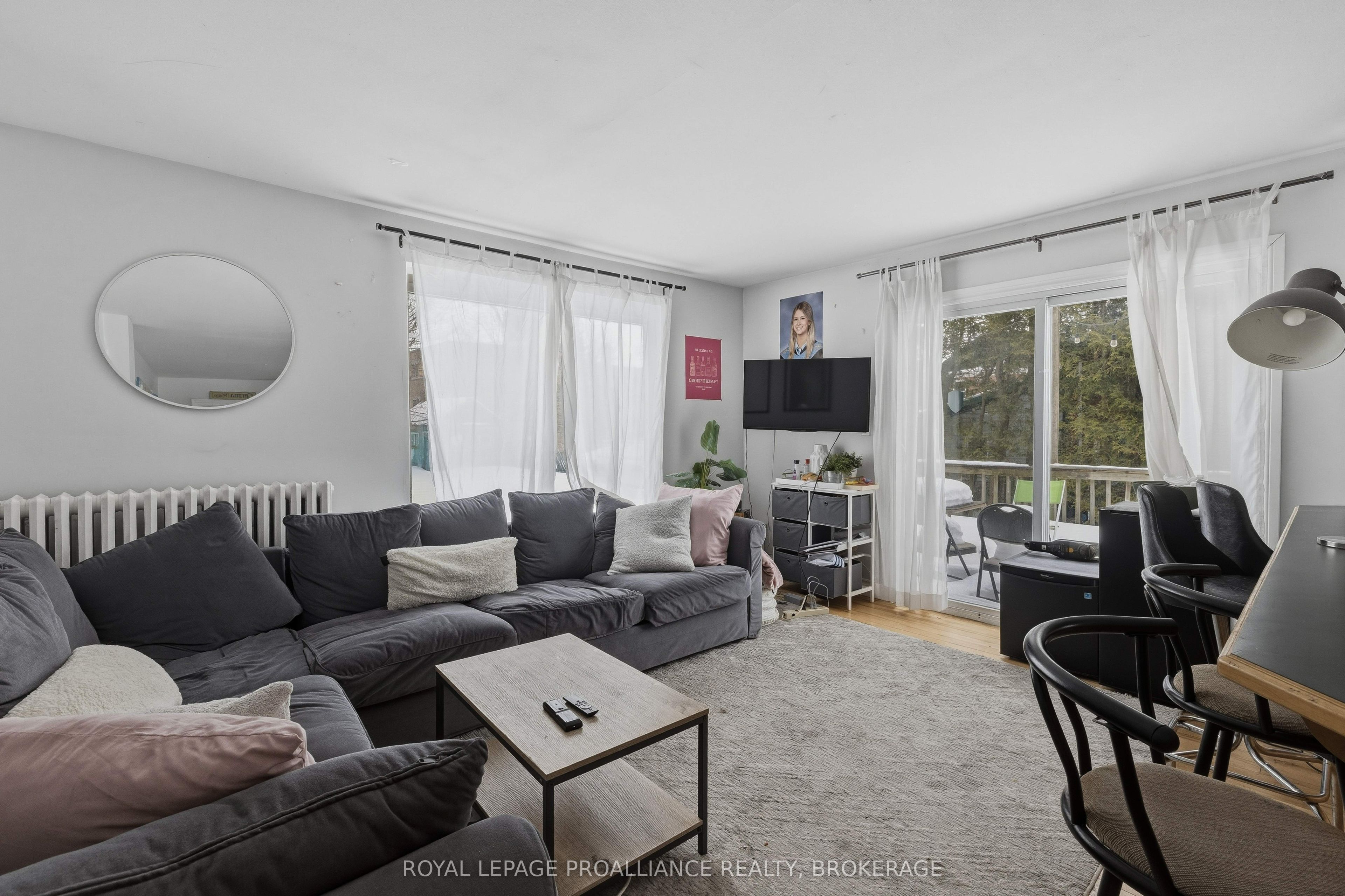 279 Frontenac Street Property Photo 12