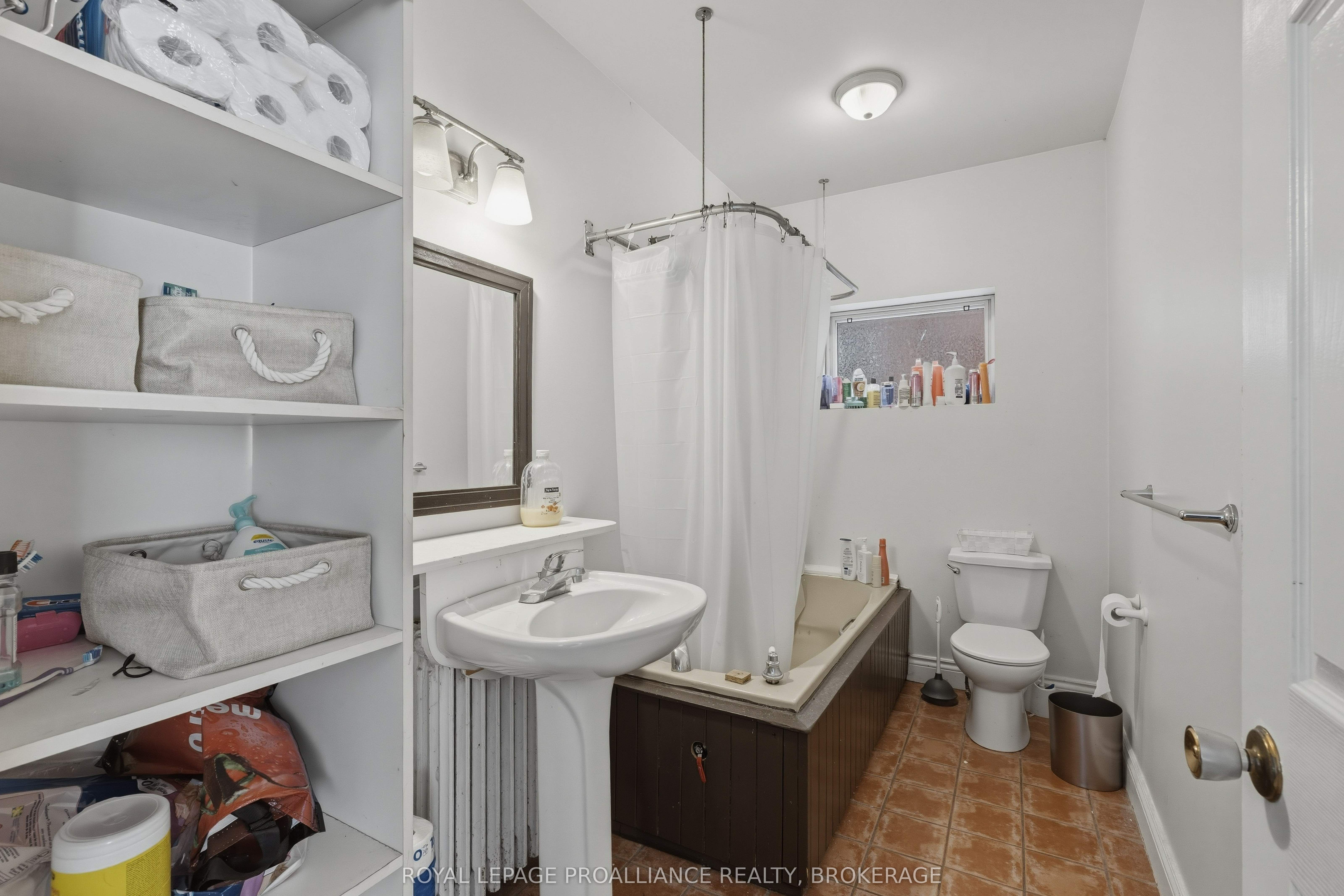 279 Frontenac Street Property Photo 13