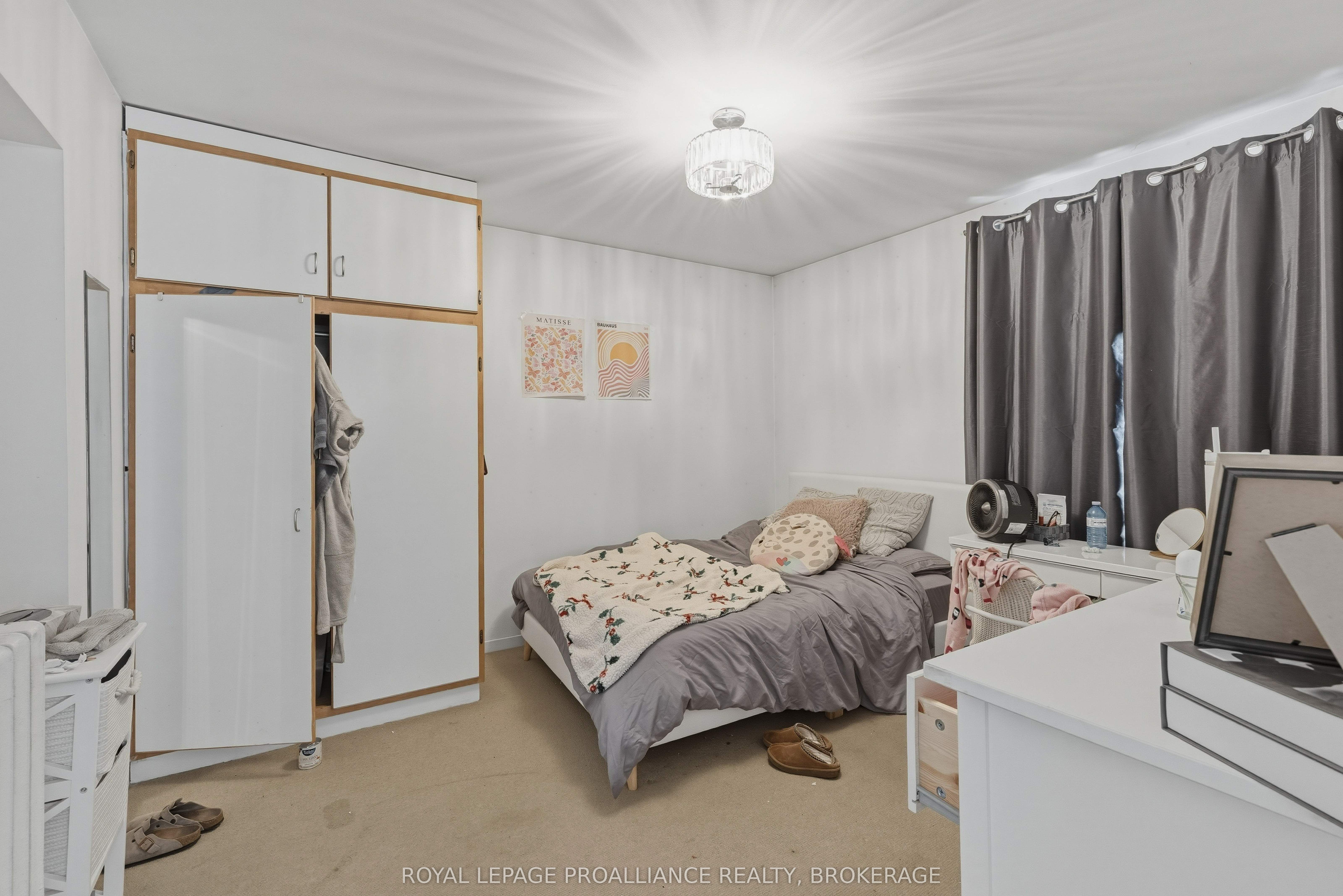 279 Frontenac Street Property Photo 14