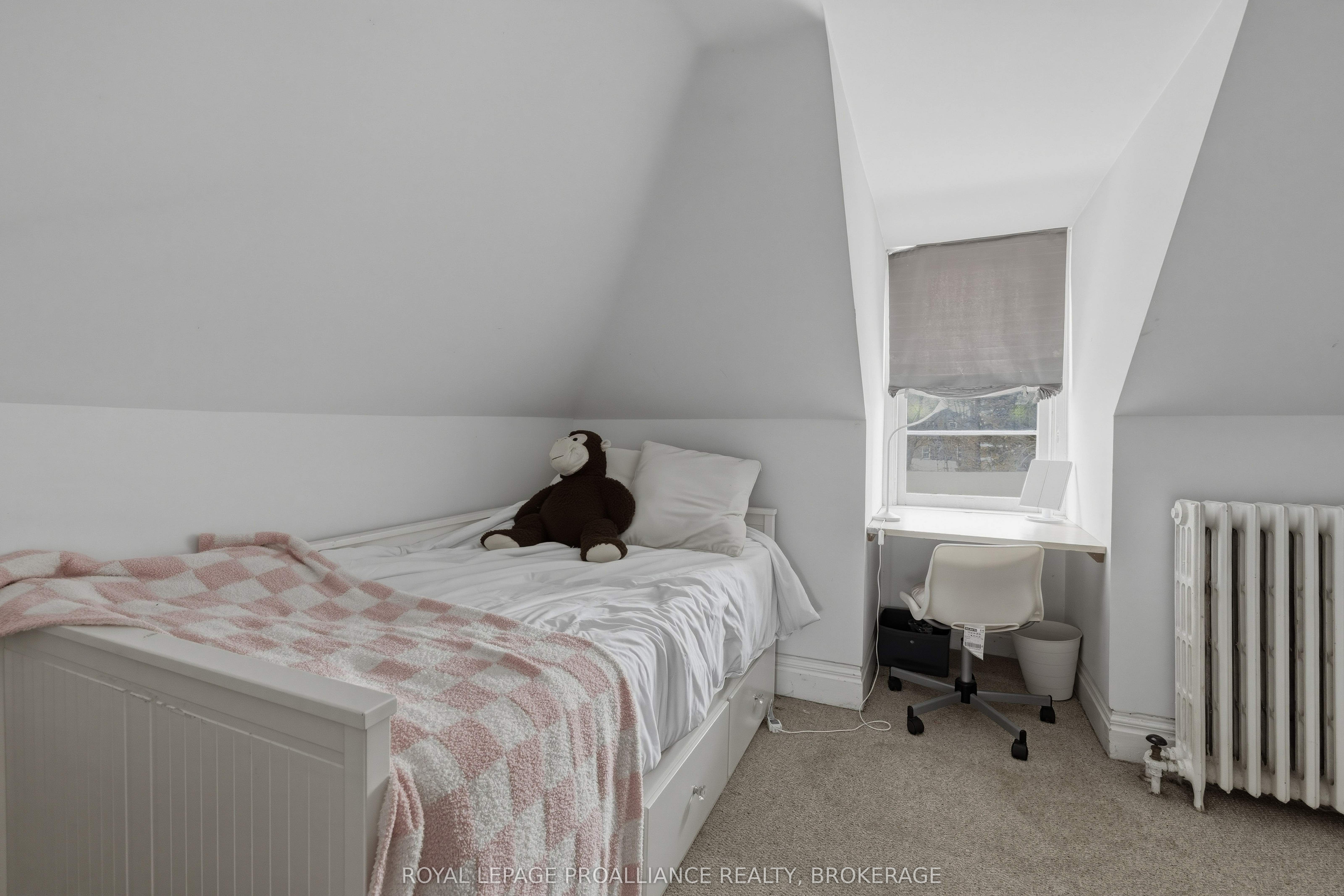 279 Frontenac Street Property Photo 25