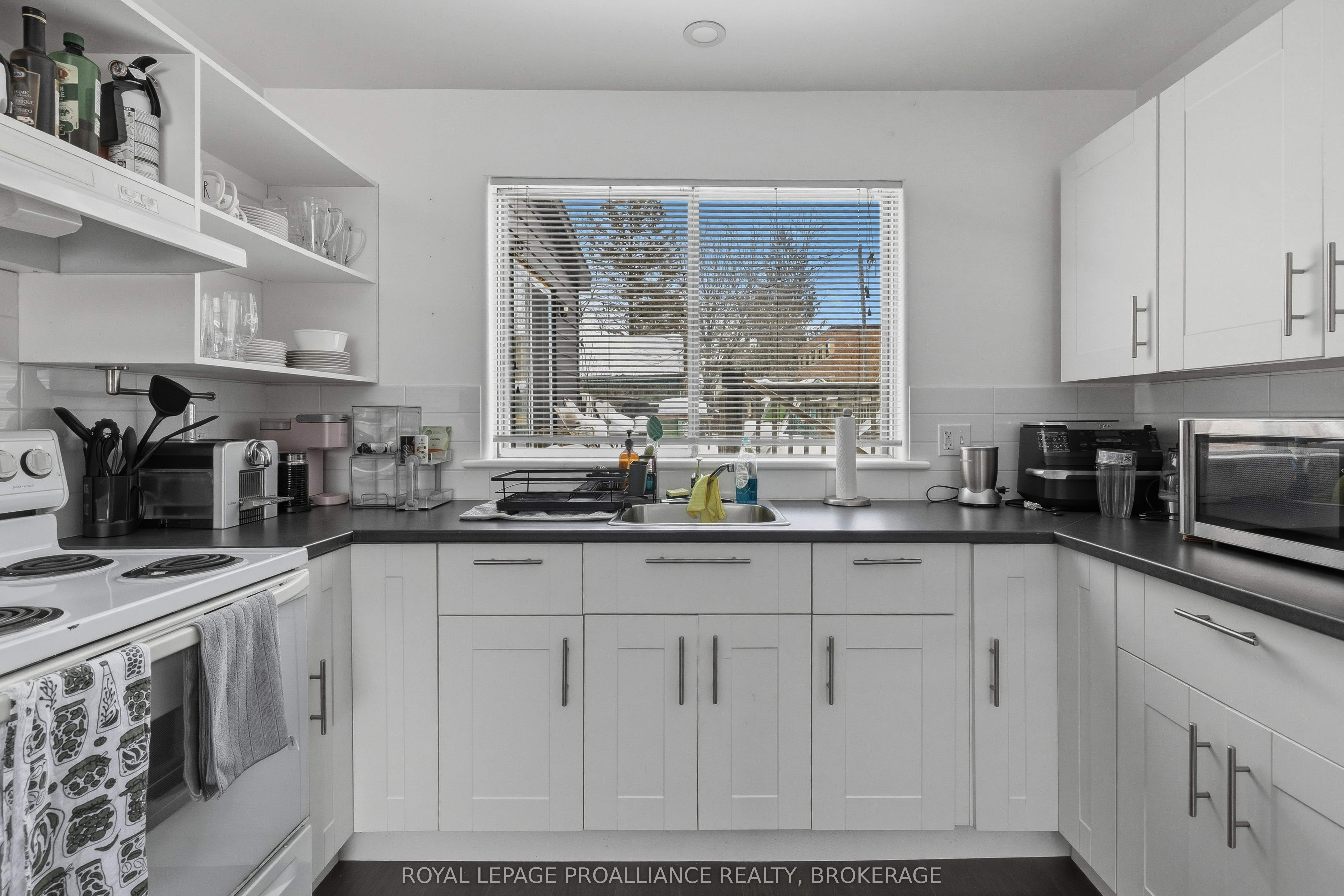279 Frontenac Street Property Photo 32