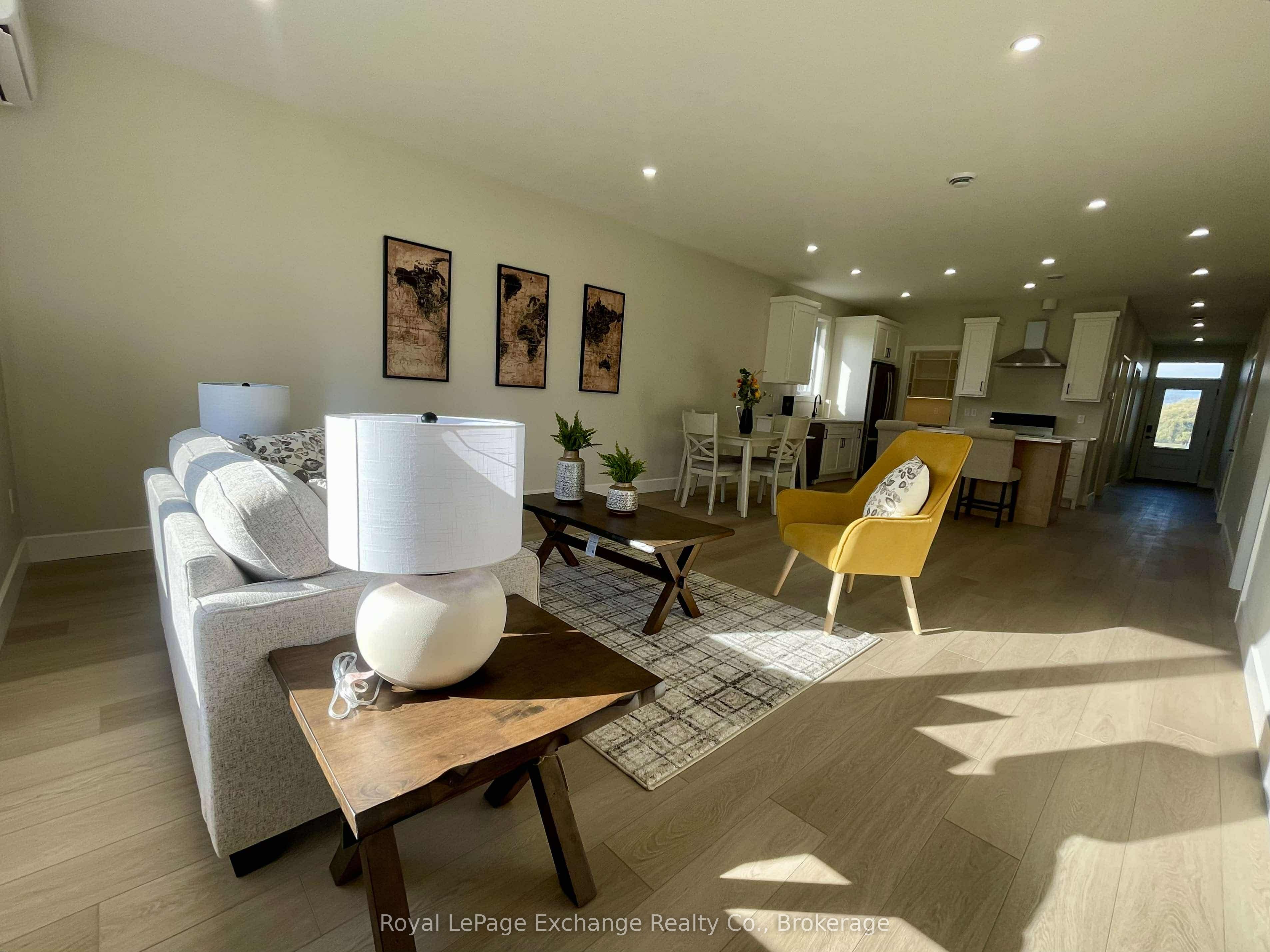 20 Mercedes Crescent Property Photo 7