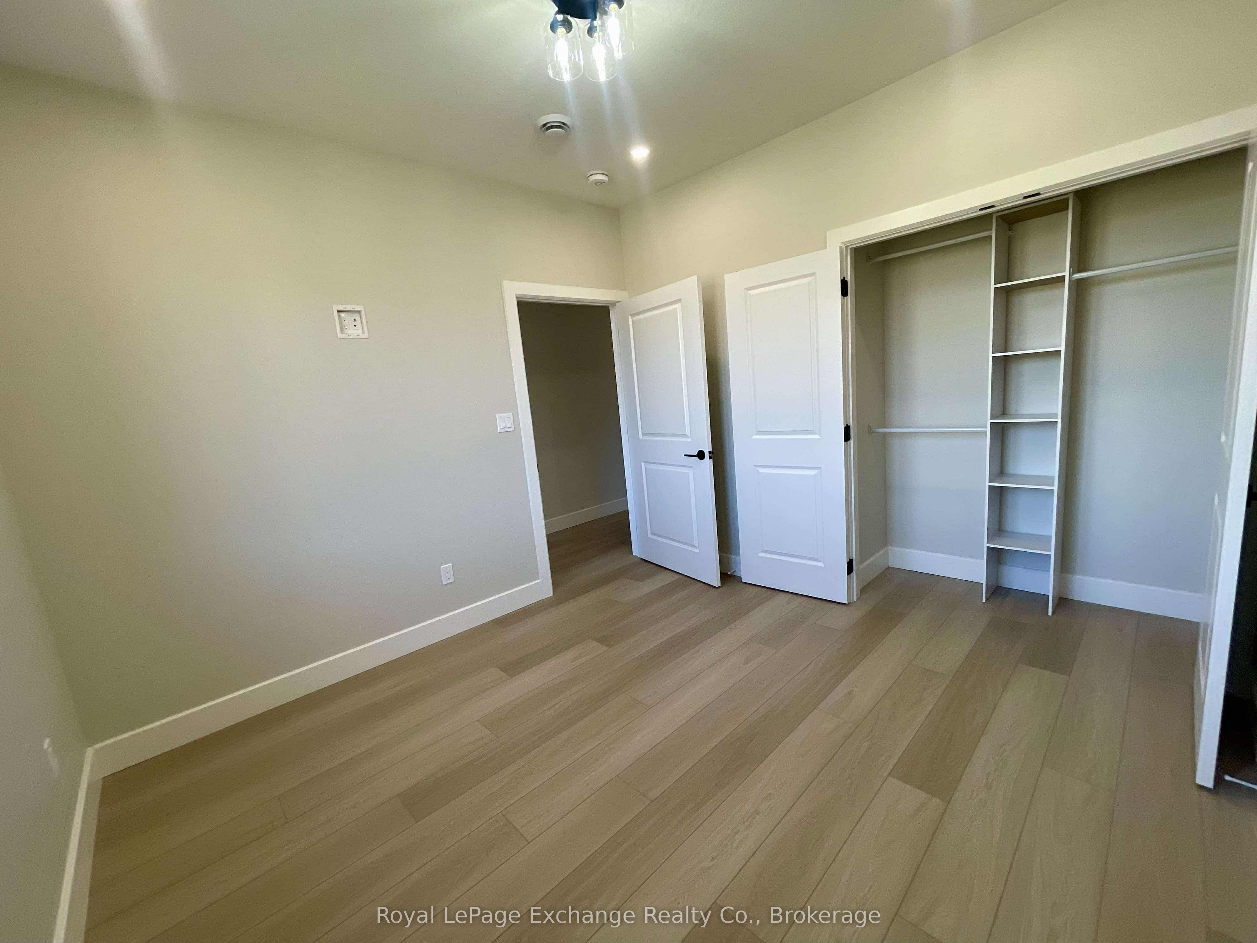 20 Mercedes Crescent Property Photo 10