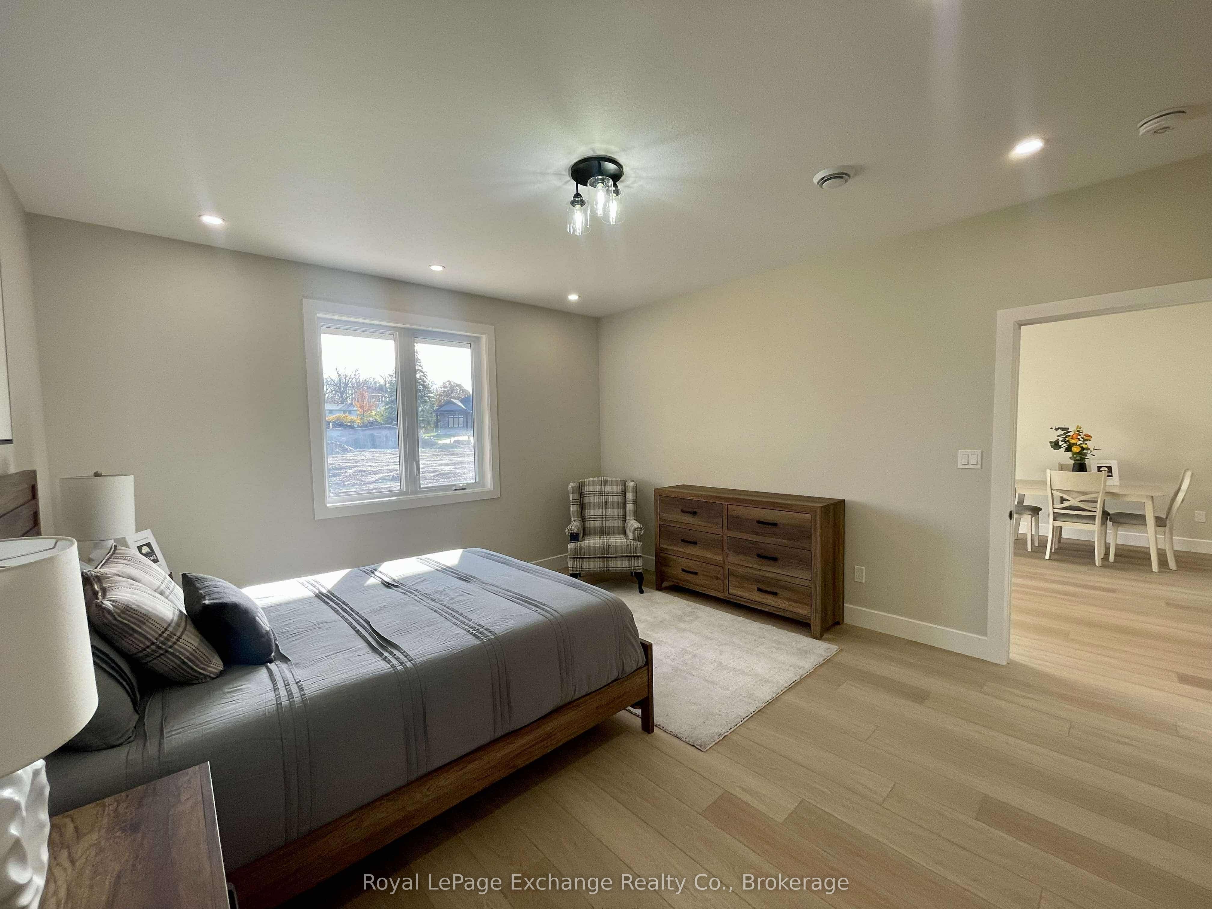20 Mercedes Crescent Property Photo 17