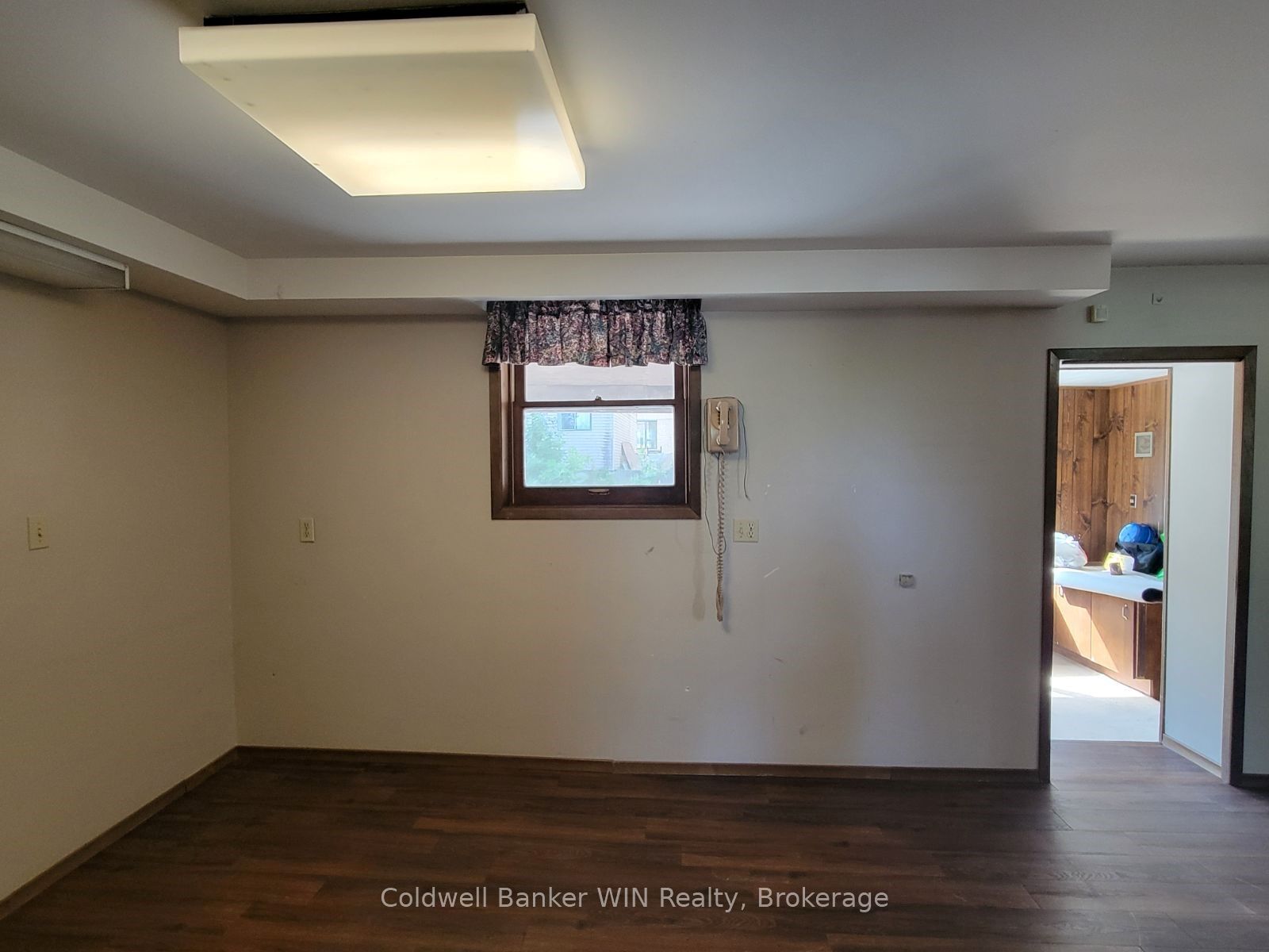 120 King Street E Property Photo 18
