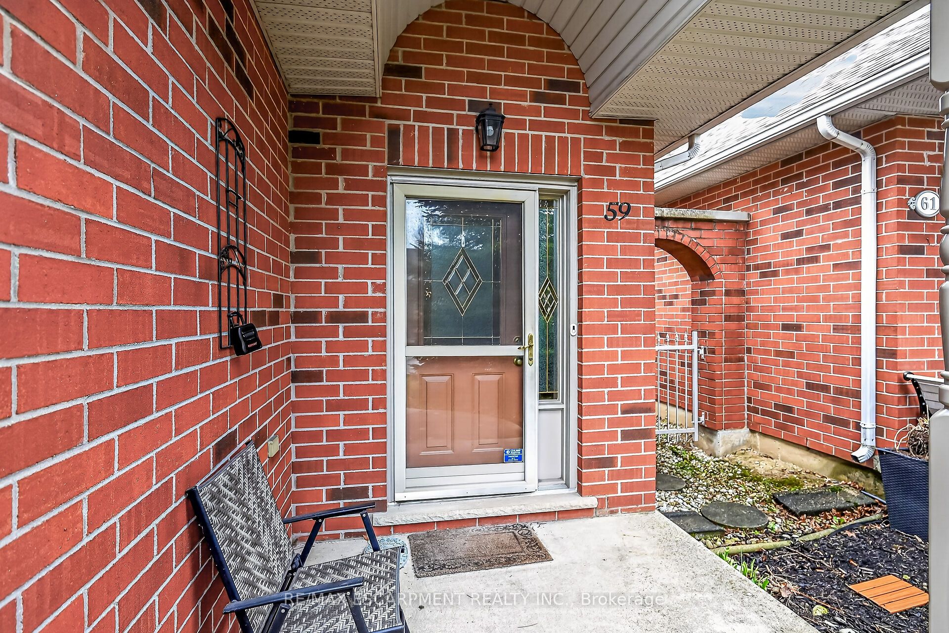 59 Riveroaks Drive Property Photo 2