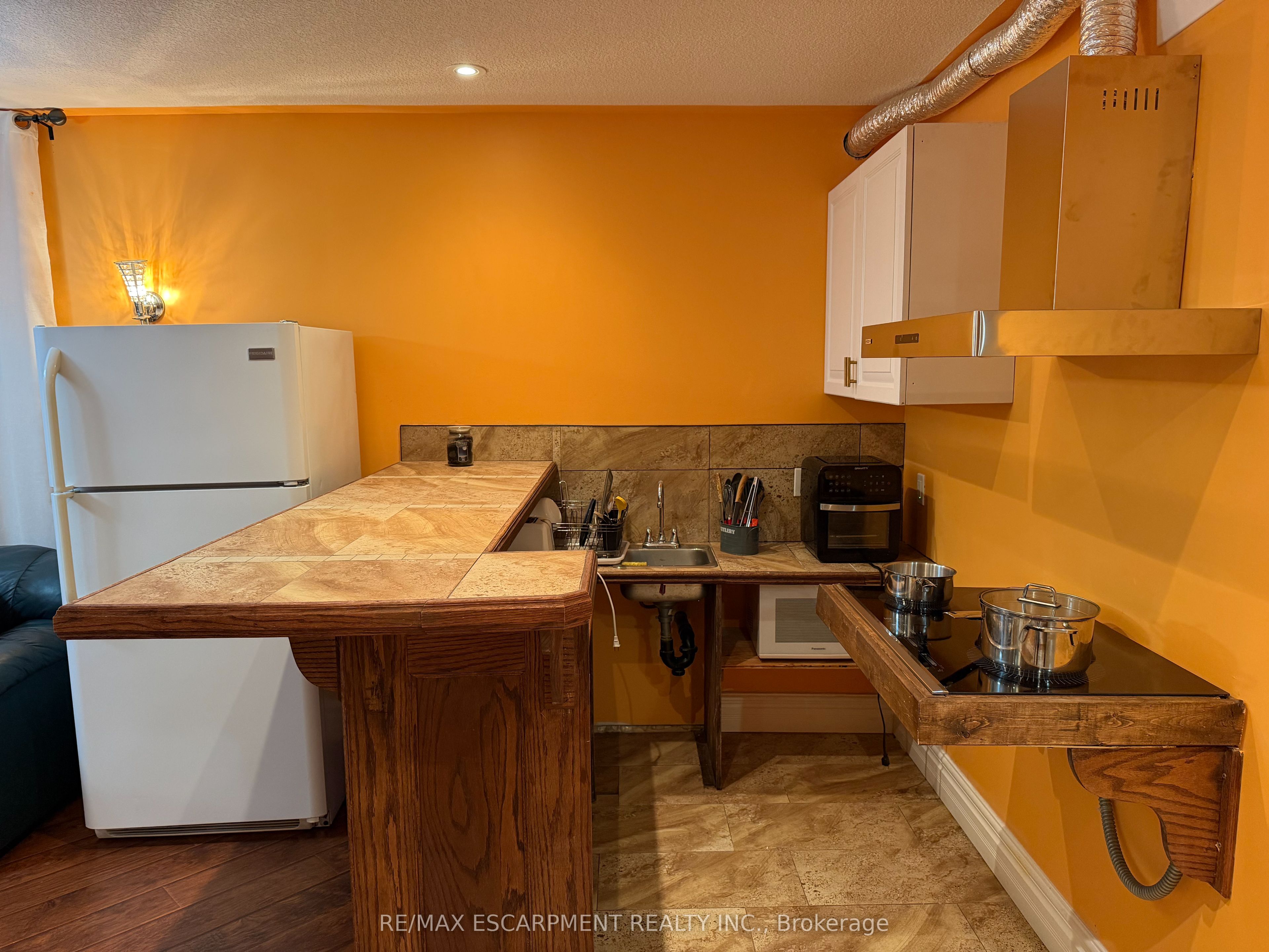 2 Pineridge Drive Property Photo 3