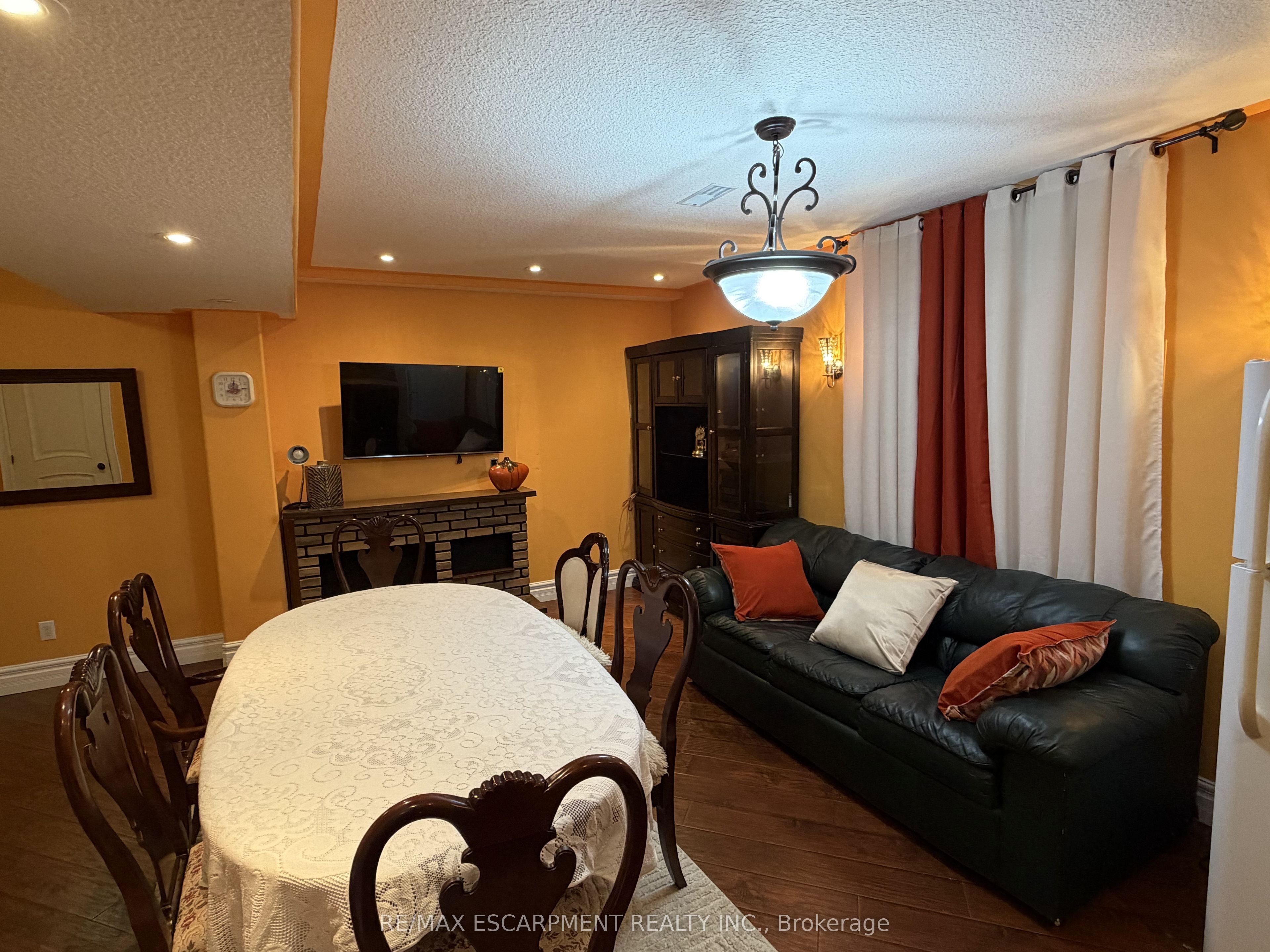 2 Pineridge Drive Property Photo 5