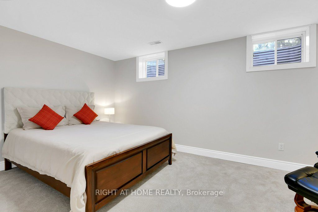 33 Spur Avenue Property Photo 17