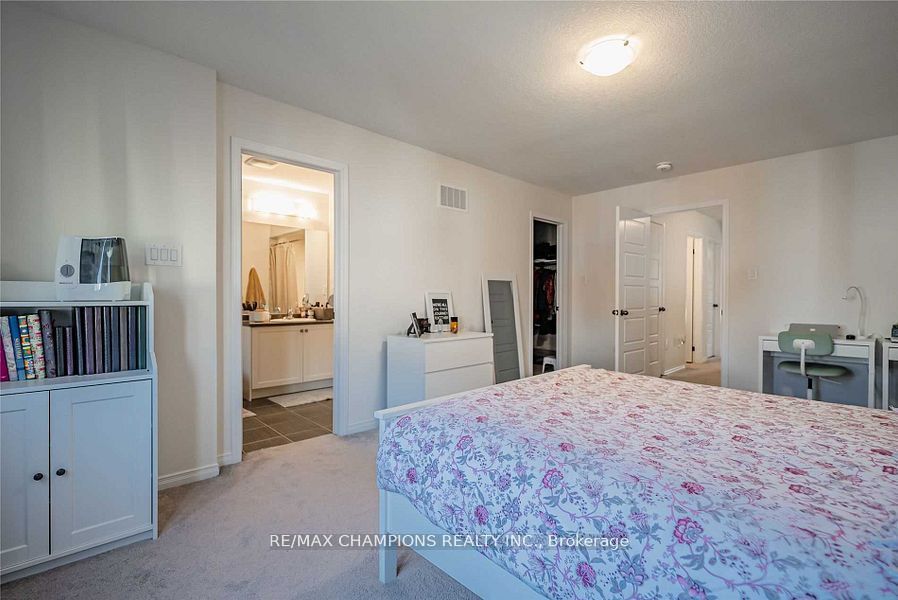 7732 White Pine Crescent Property Photo 13