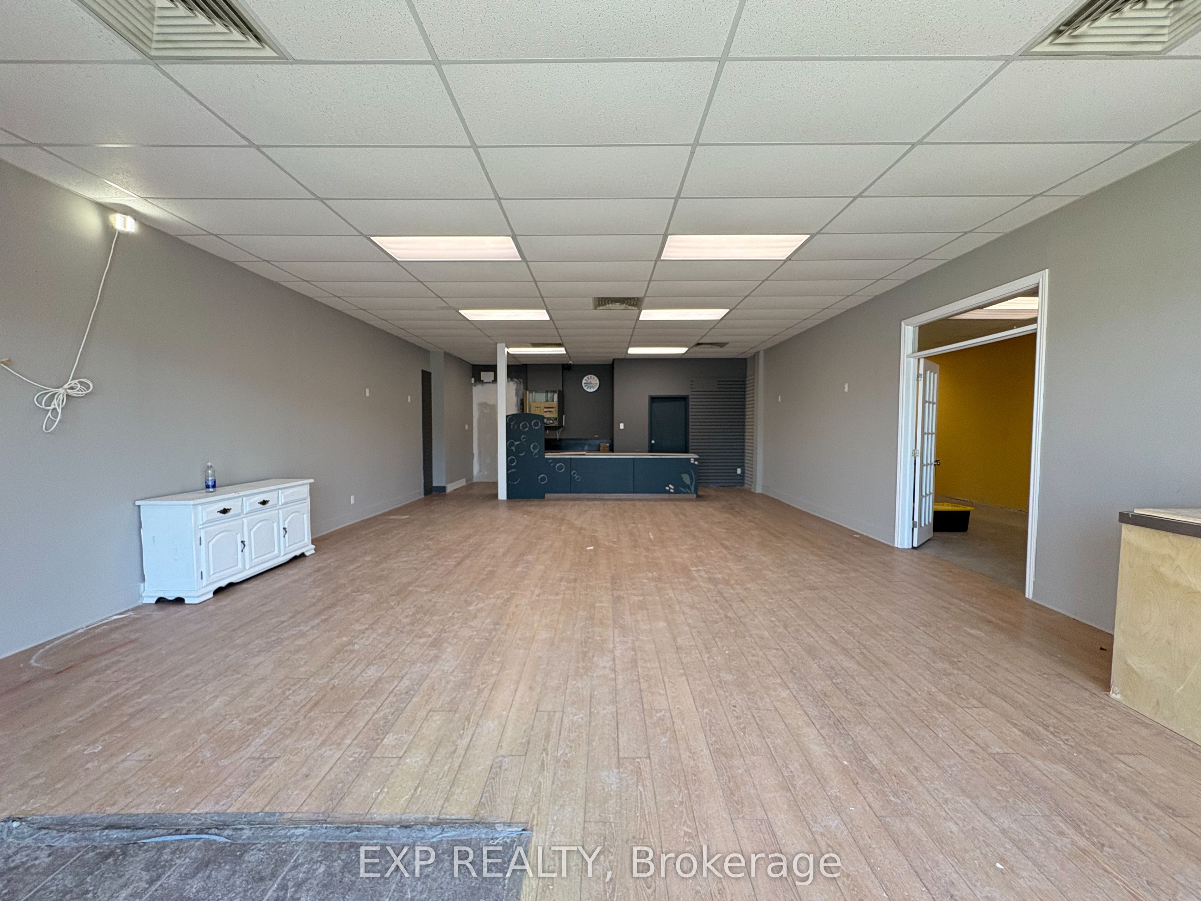 1815 Dundas Street 2 Property Photo 6