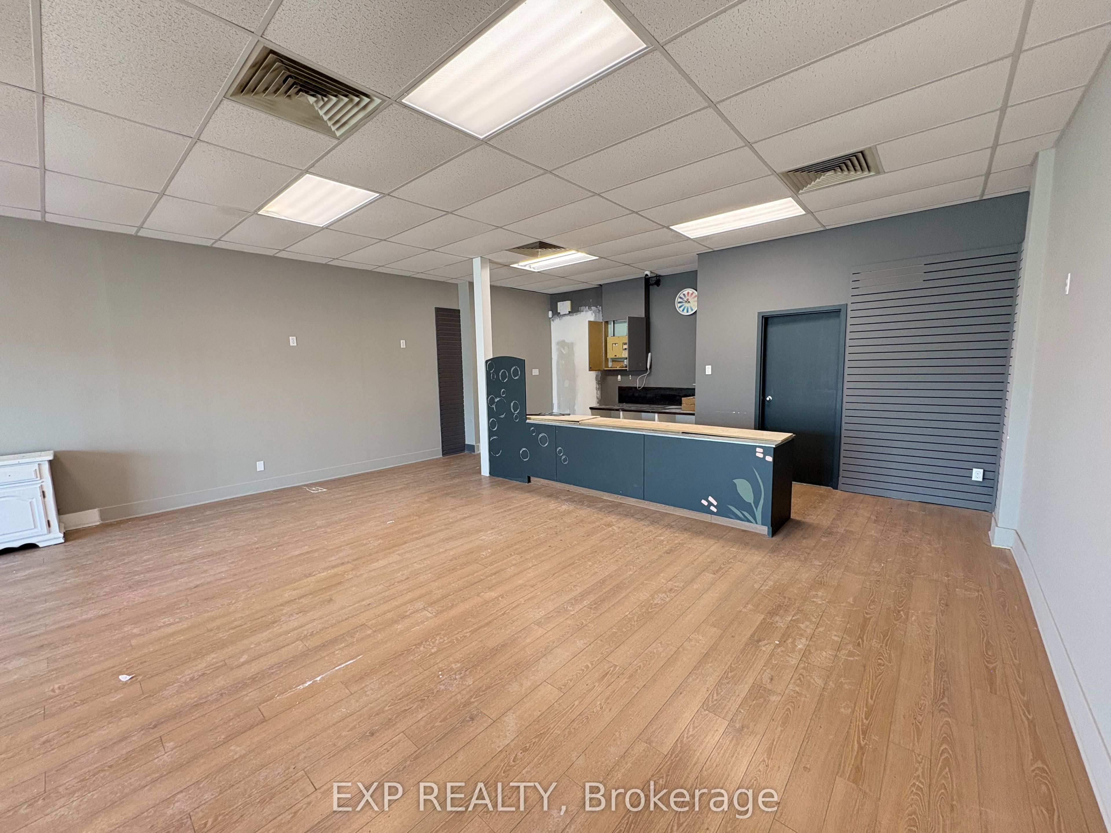 1815 Dundas Street 2 Property Photo 7