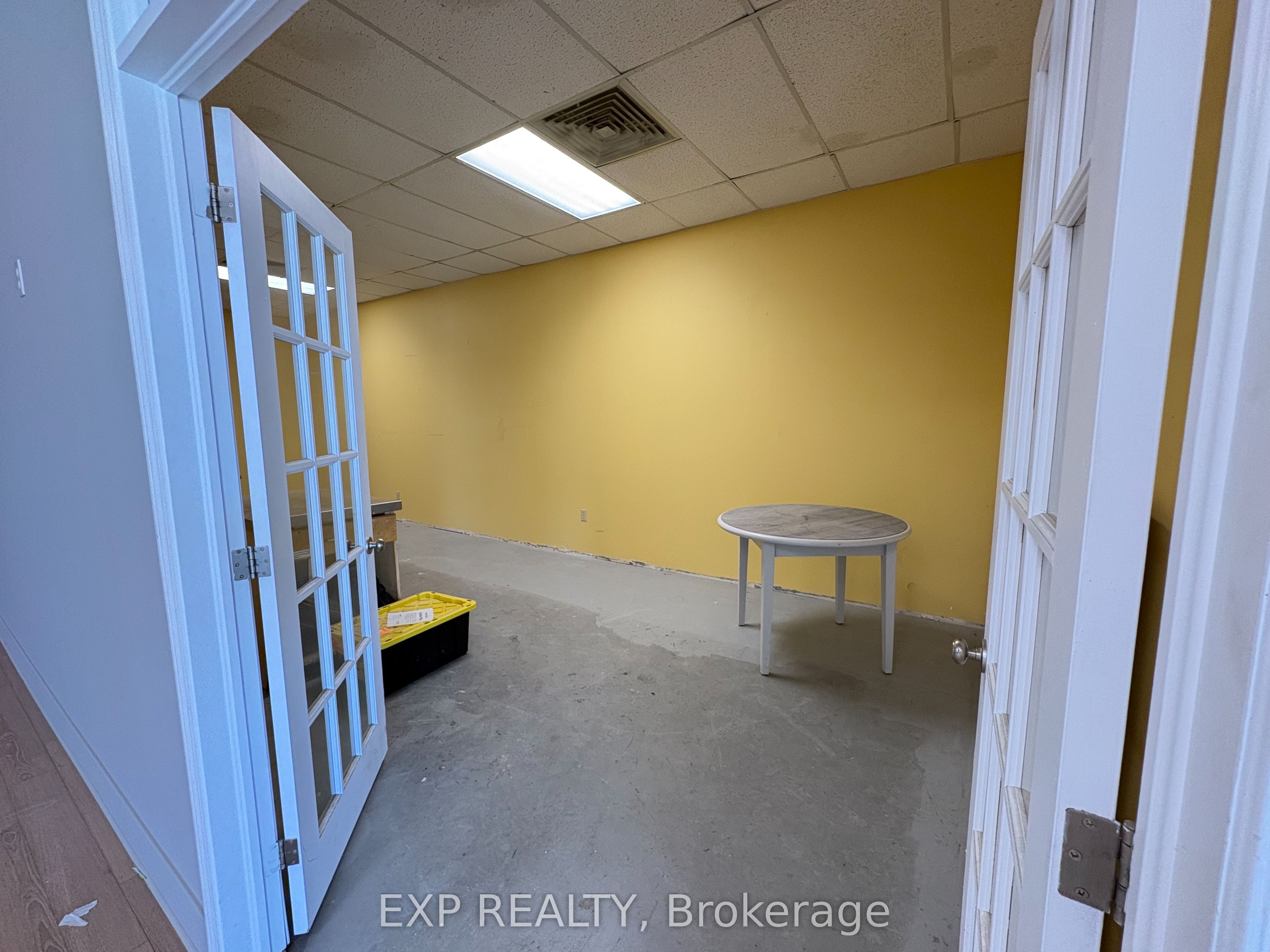 1815 Dundas Street 2 Property Photo 11