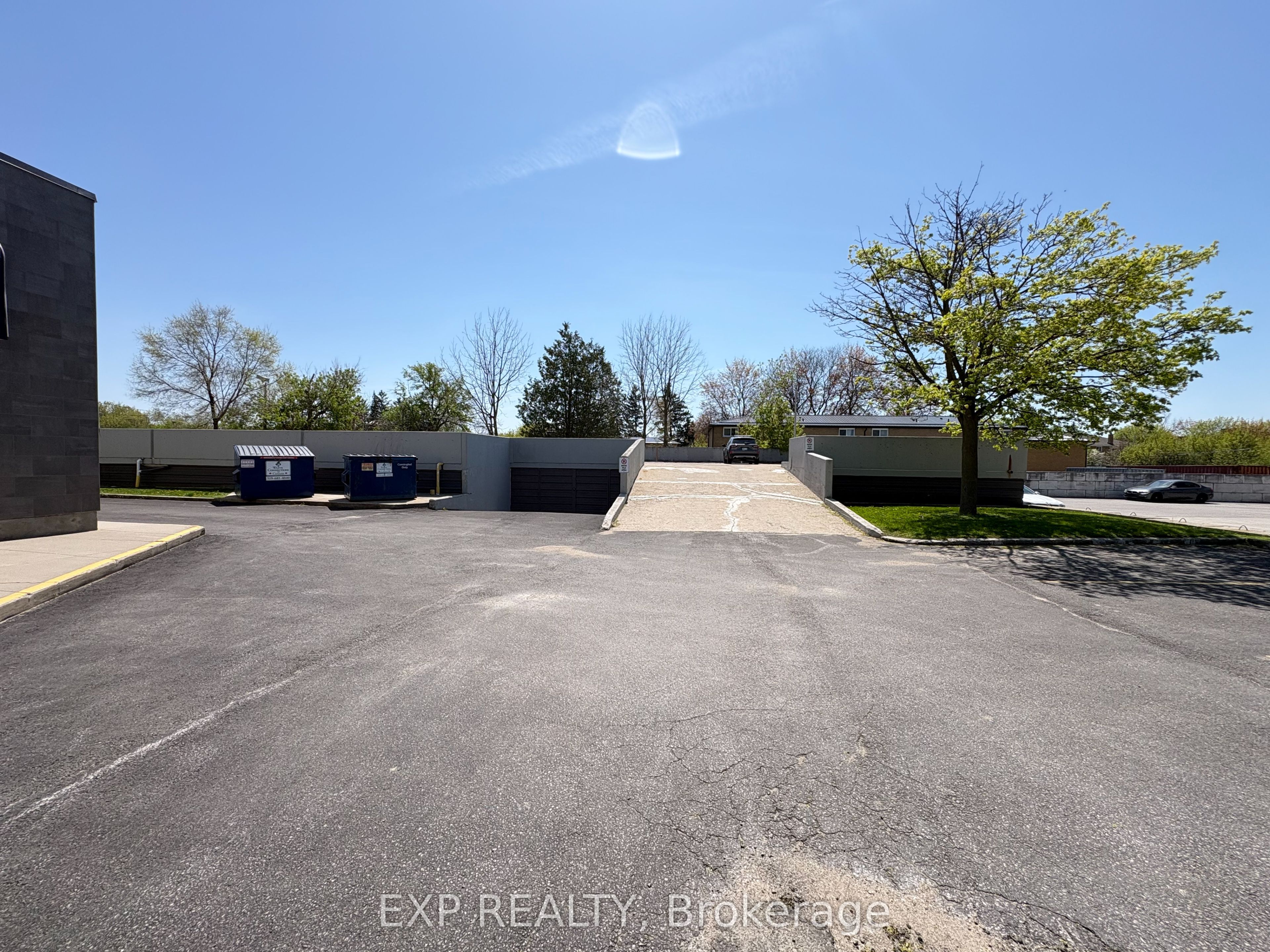 1815 Dundas Street 2 Property Photo 14