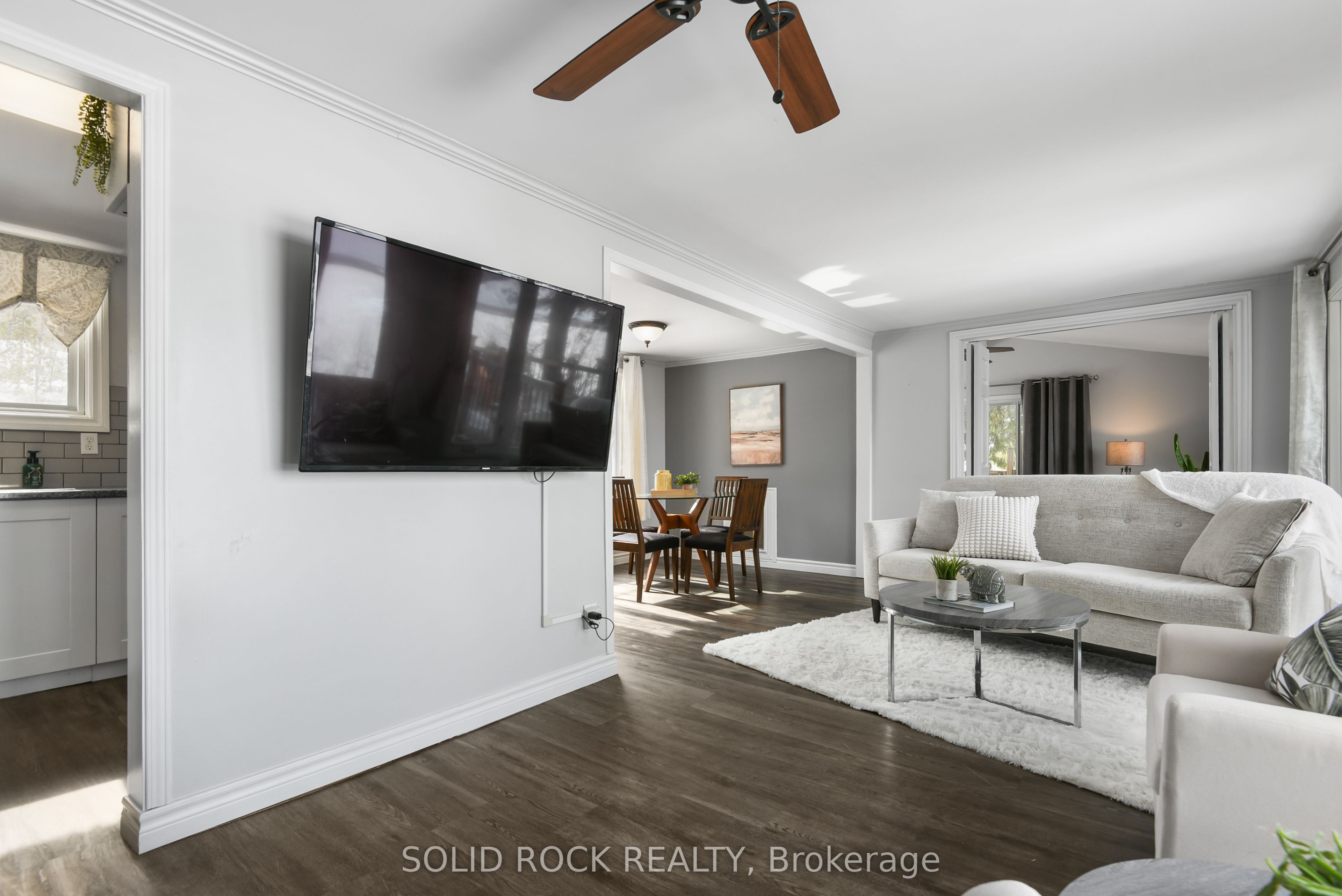 2496 River Road Property Photo 12