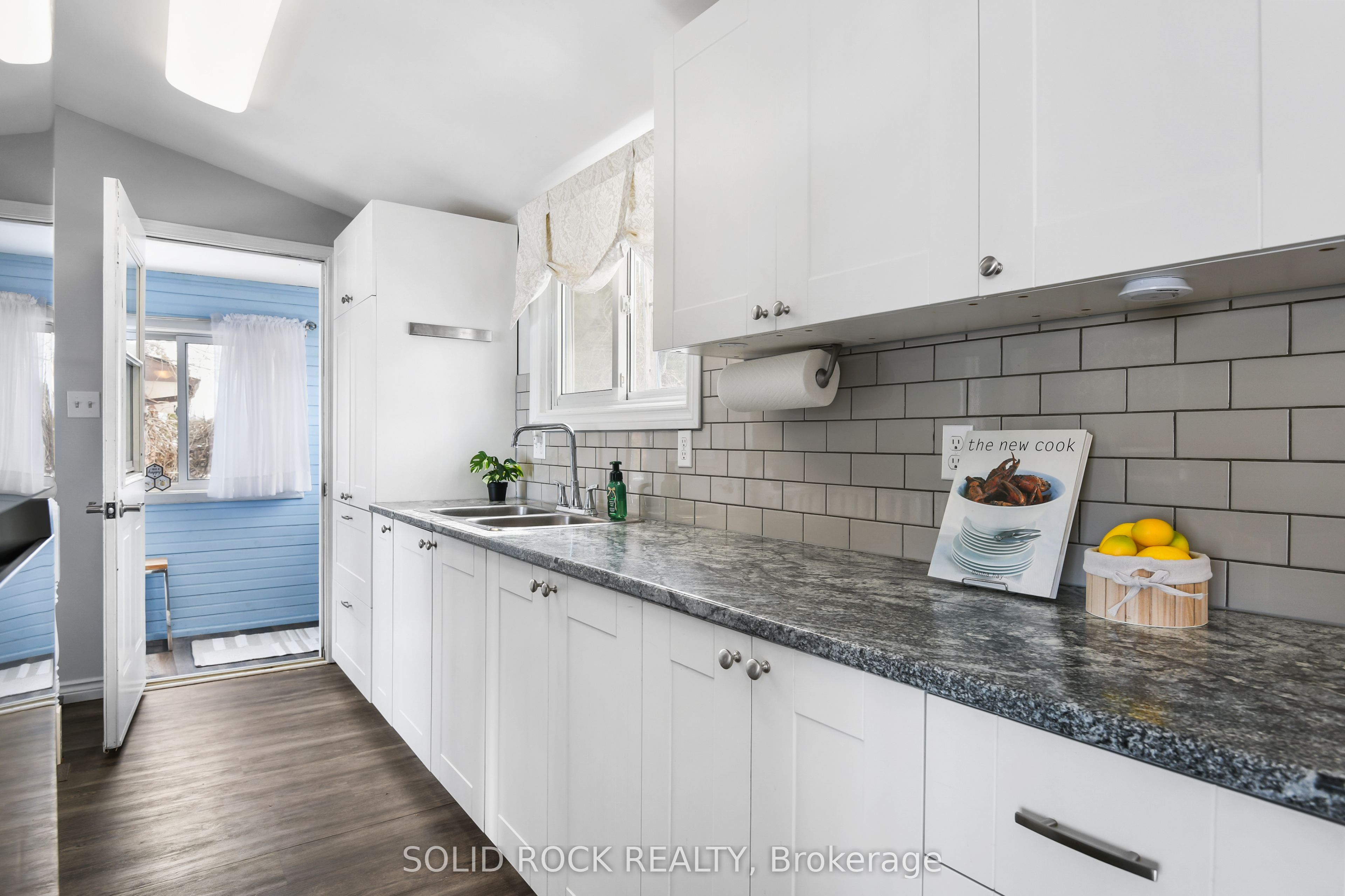 2496 River Road Property Photo 18