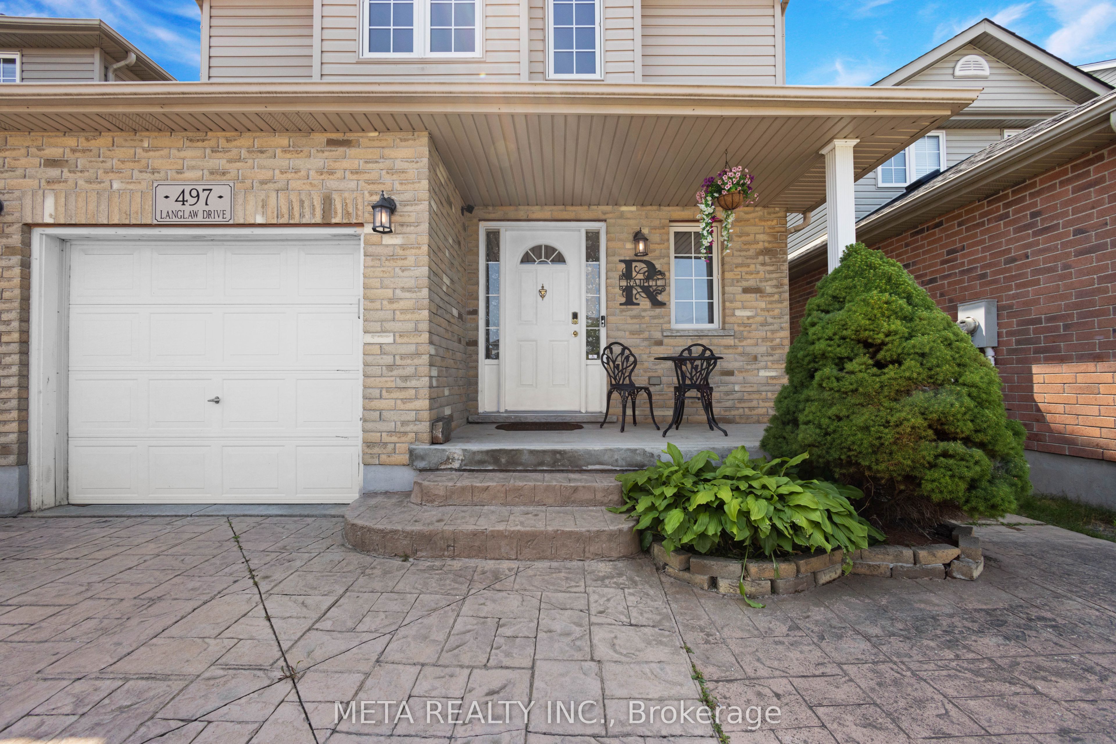 497 Langlaw Drive Property Photo 3