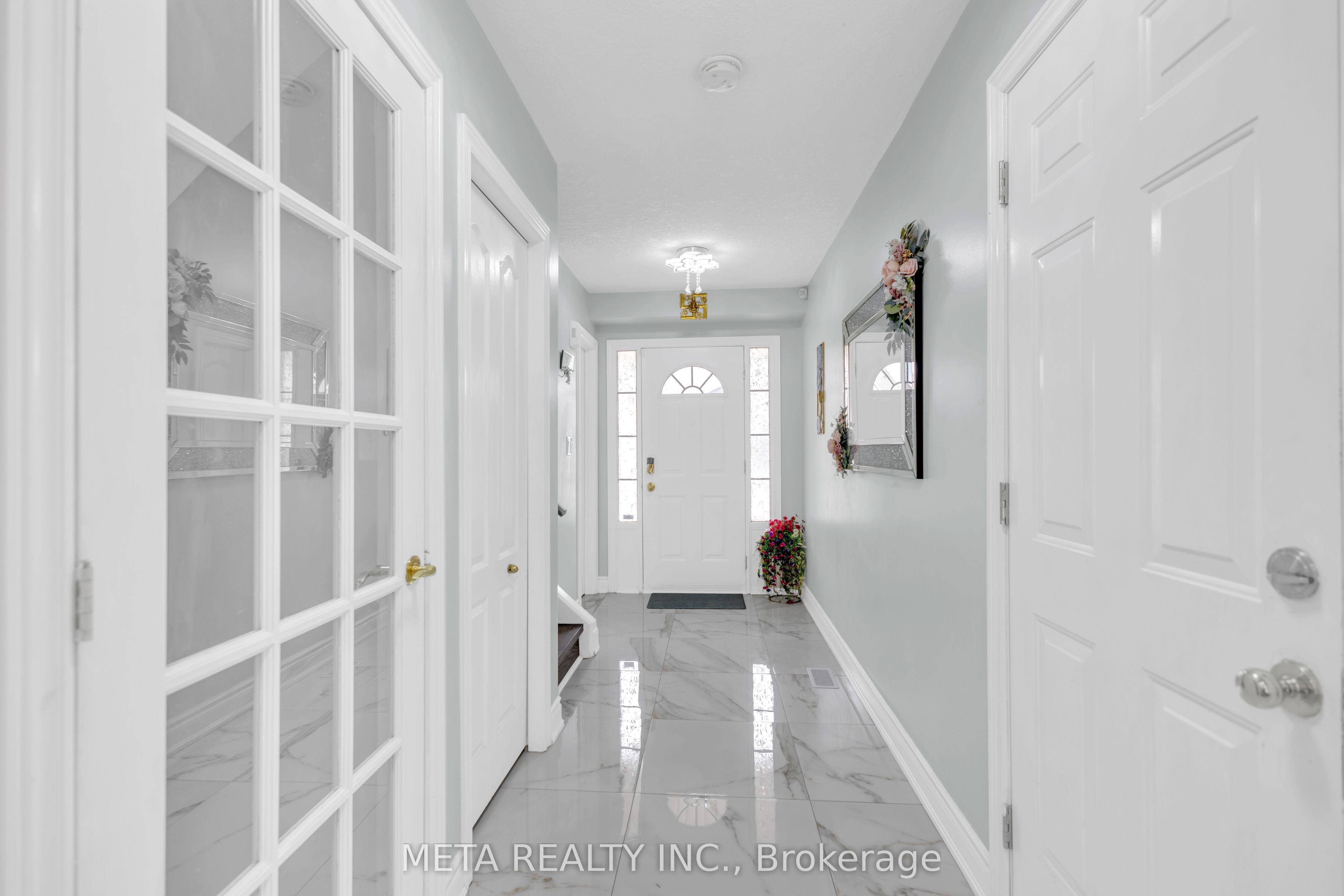 497 Langlaw Drive Property Photo 4
