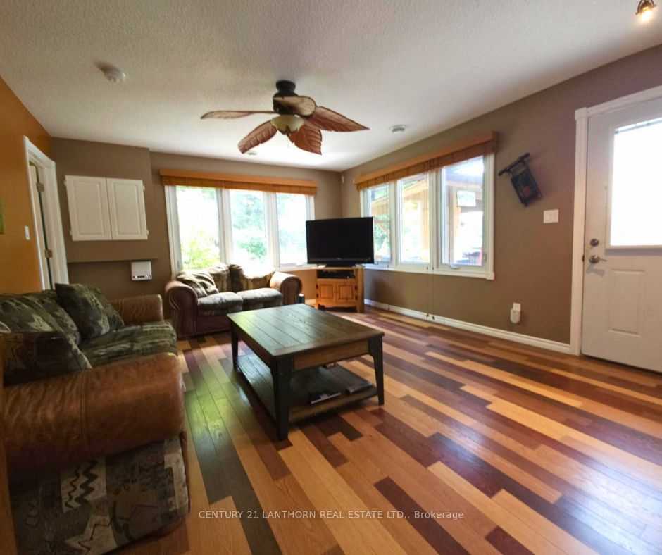 133 Carleton Cove Property Photo 8