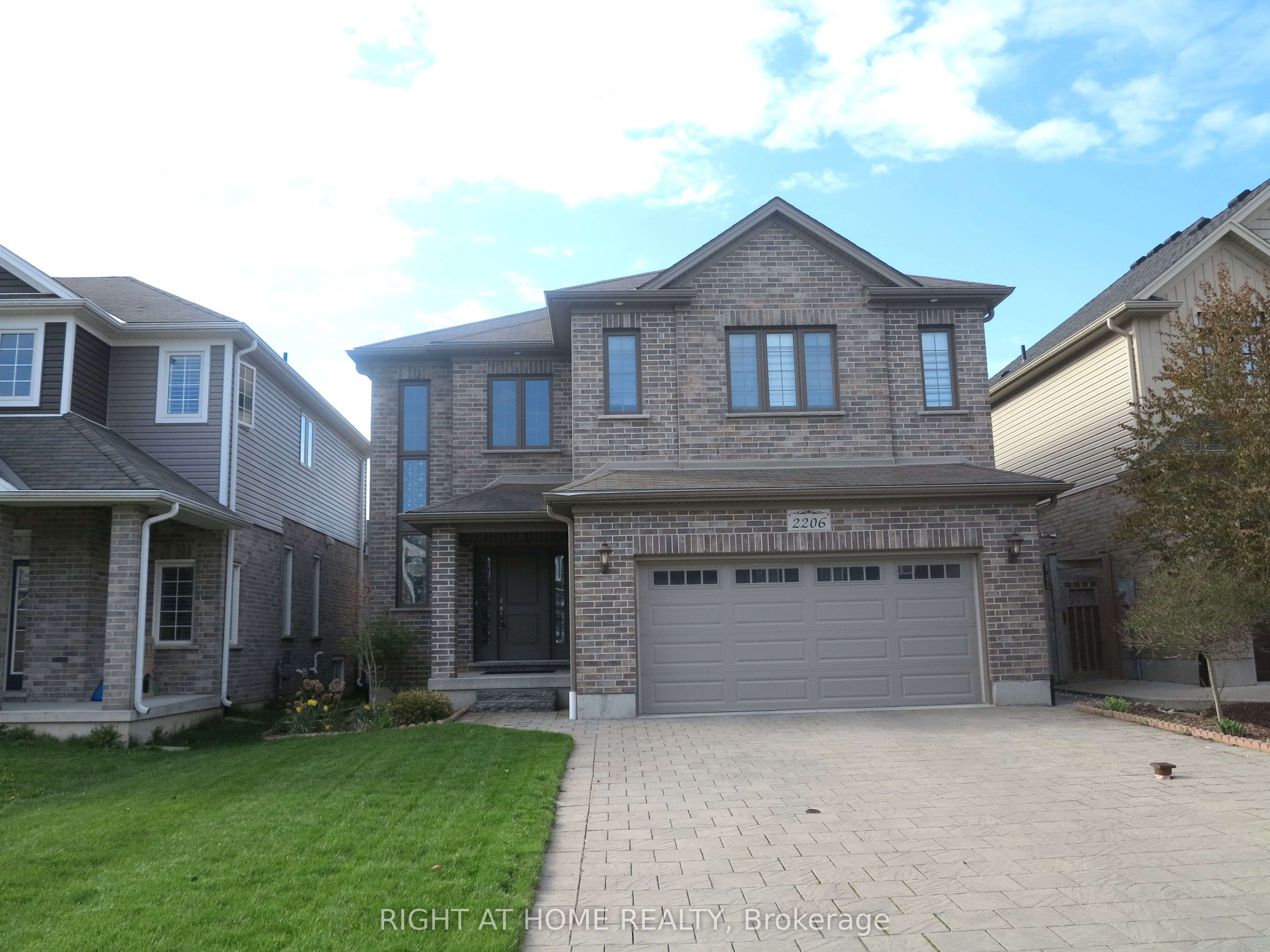 2206 SPRINGRIDGE Drive Property Photo 1