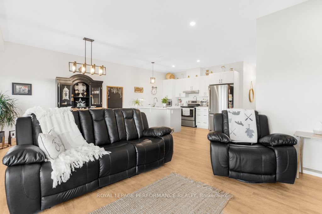 6 Maxime Court A Property Photo 8
