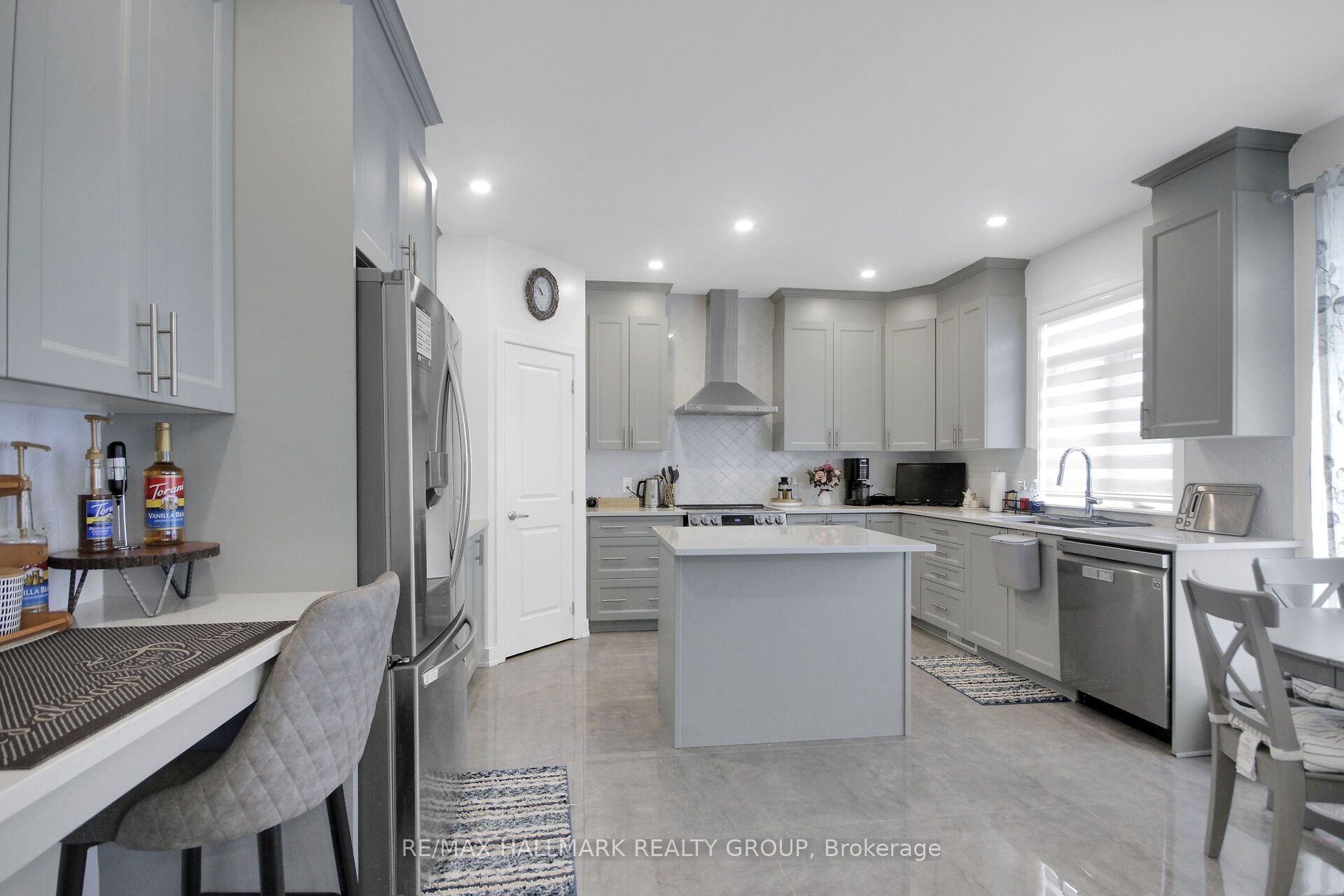 568 Bobolink Ridge Property Photo 11