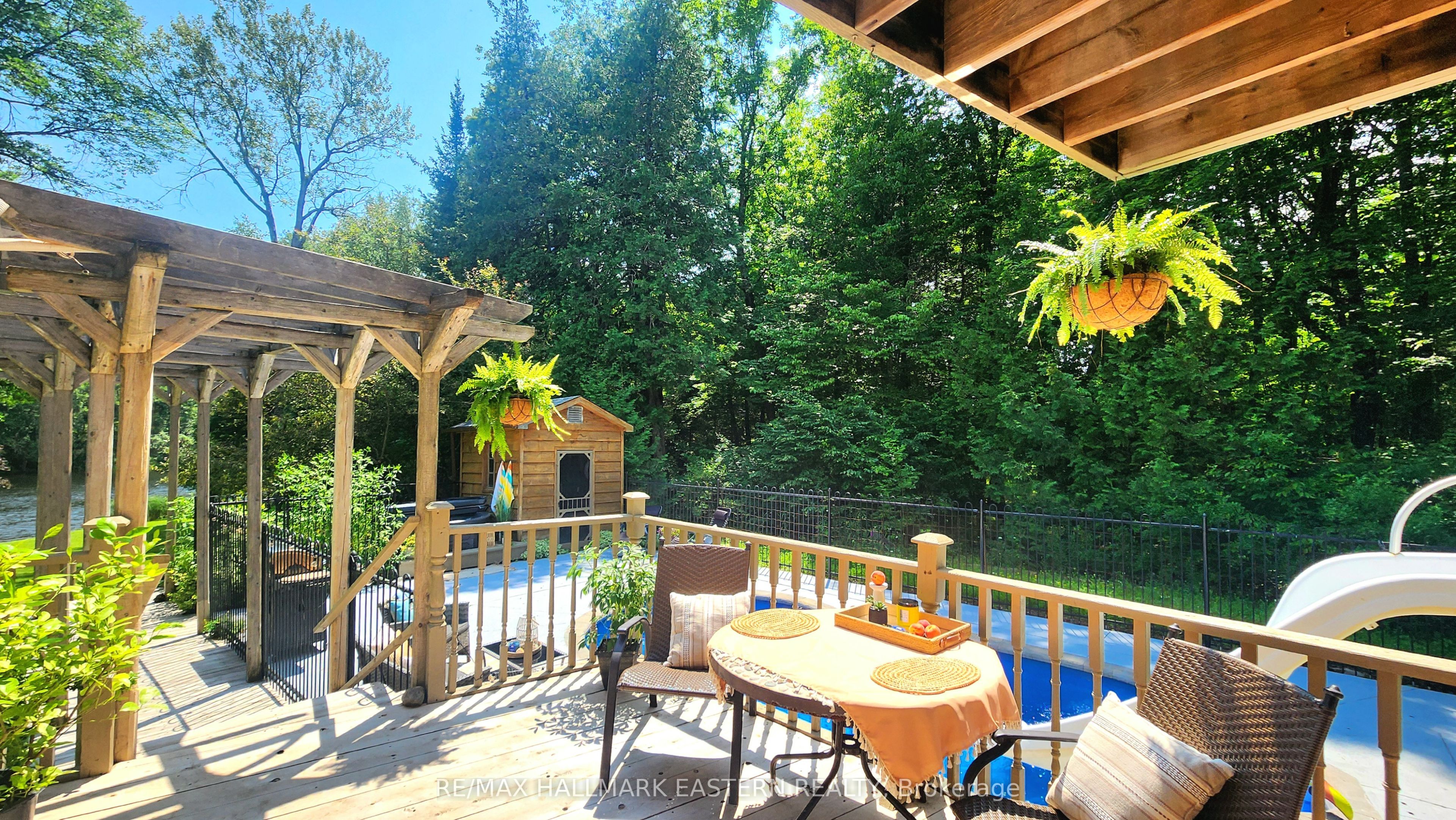 2853 13th Line E Property Photo 2
