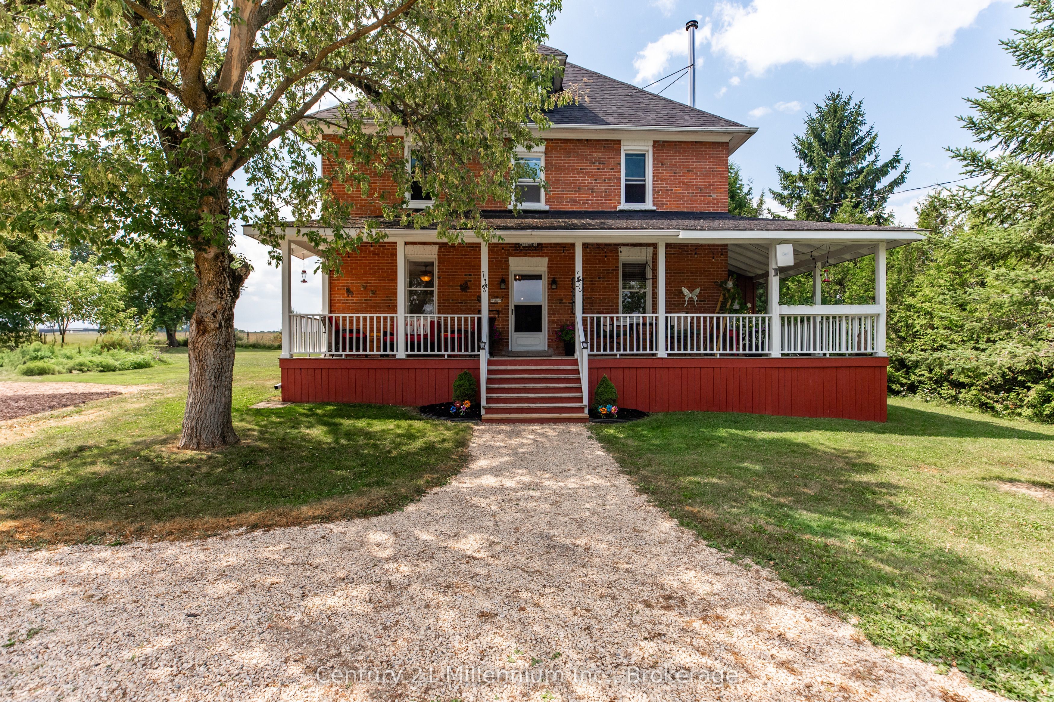 155104 7th Line Property Photo 1