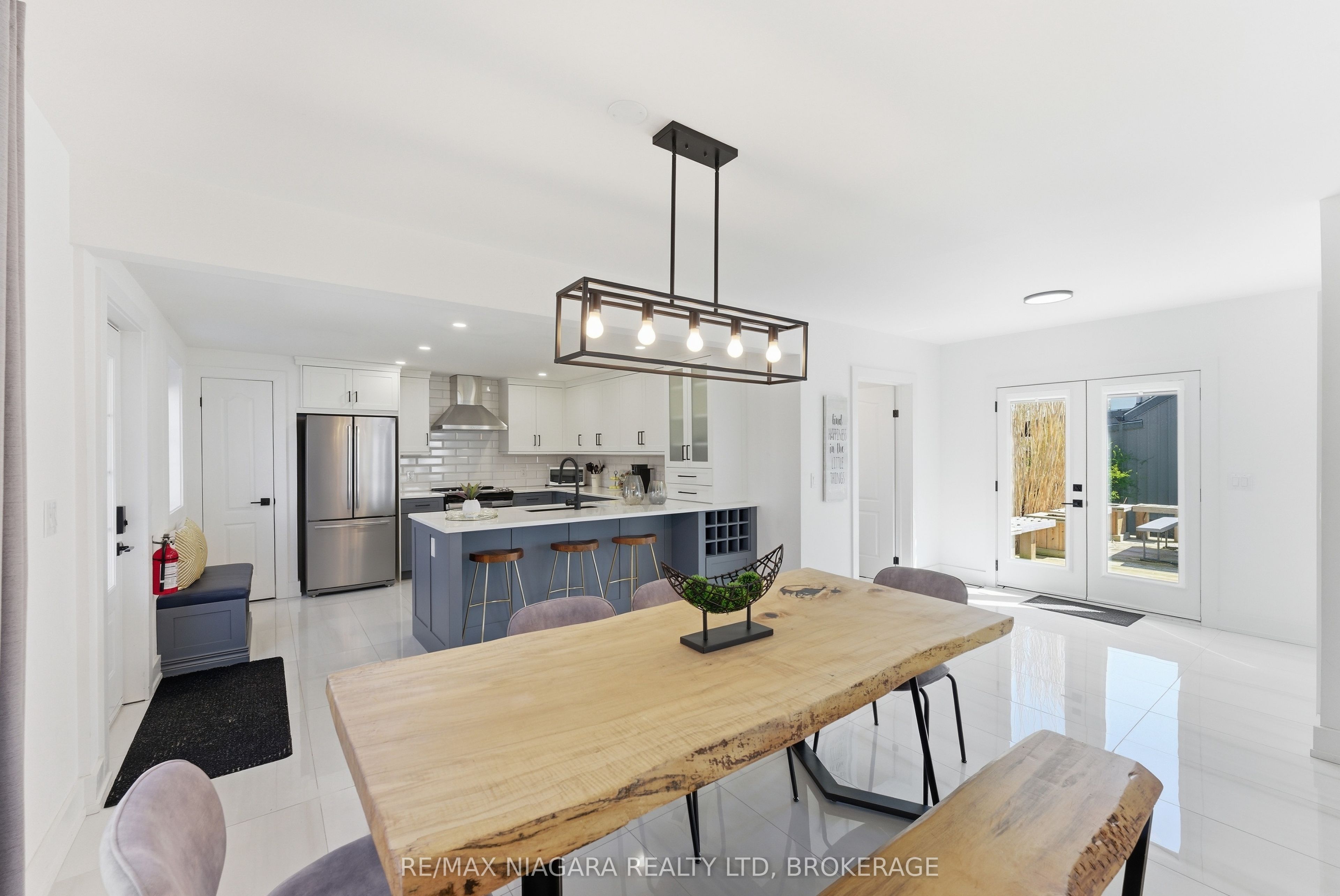 616 Lakeshore Road Property Photo 7
