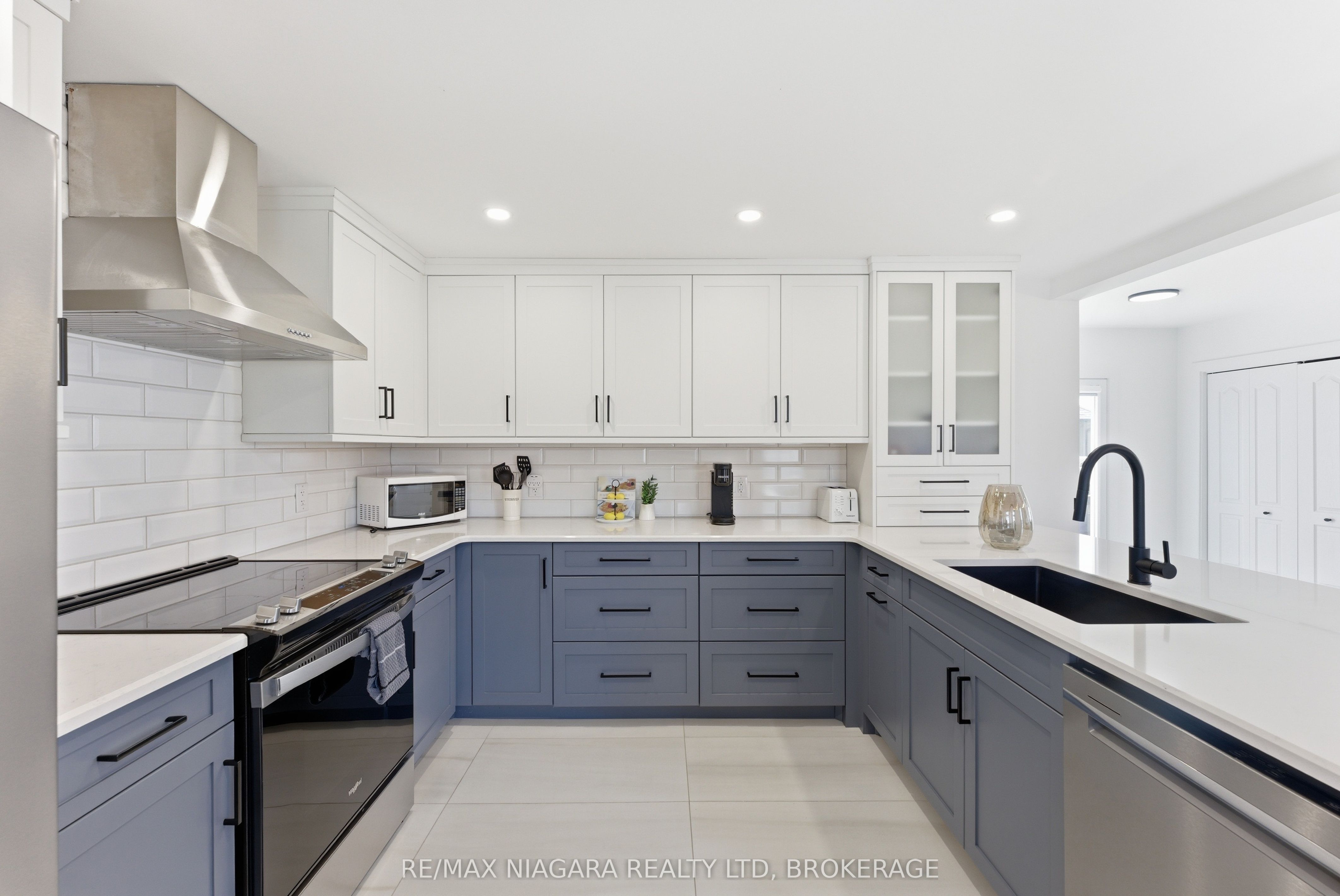 616 Lakeshore Road Property Photo 9
