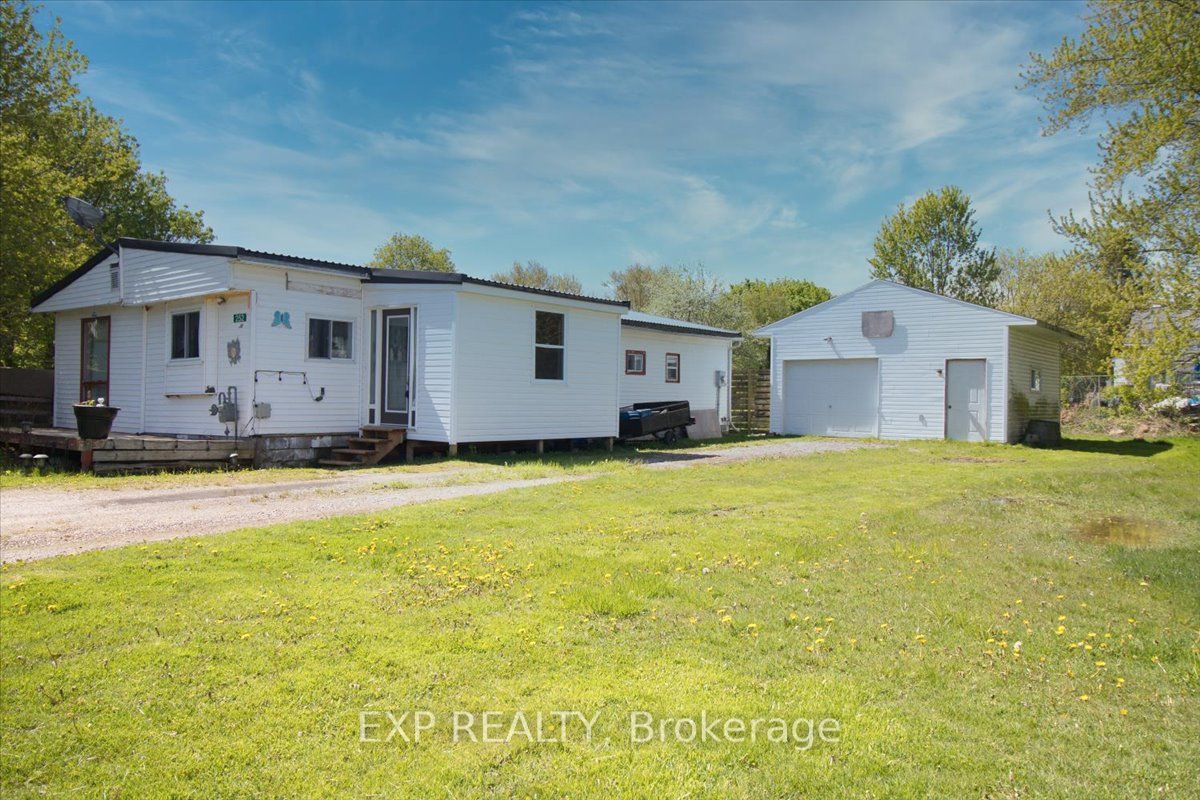 252 Queen Street Property Photo 1