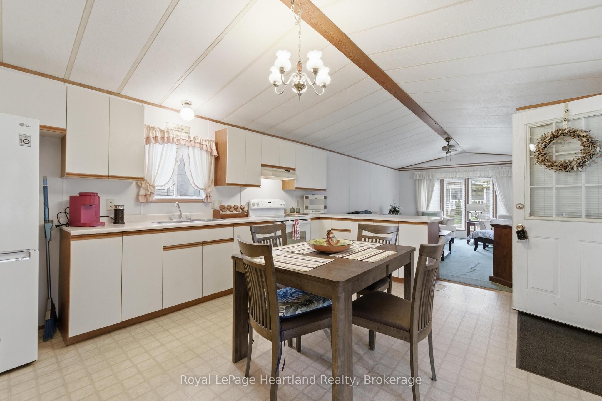 55 Cherokee Lane Property Photo 7