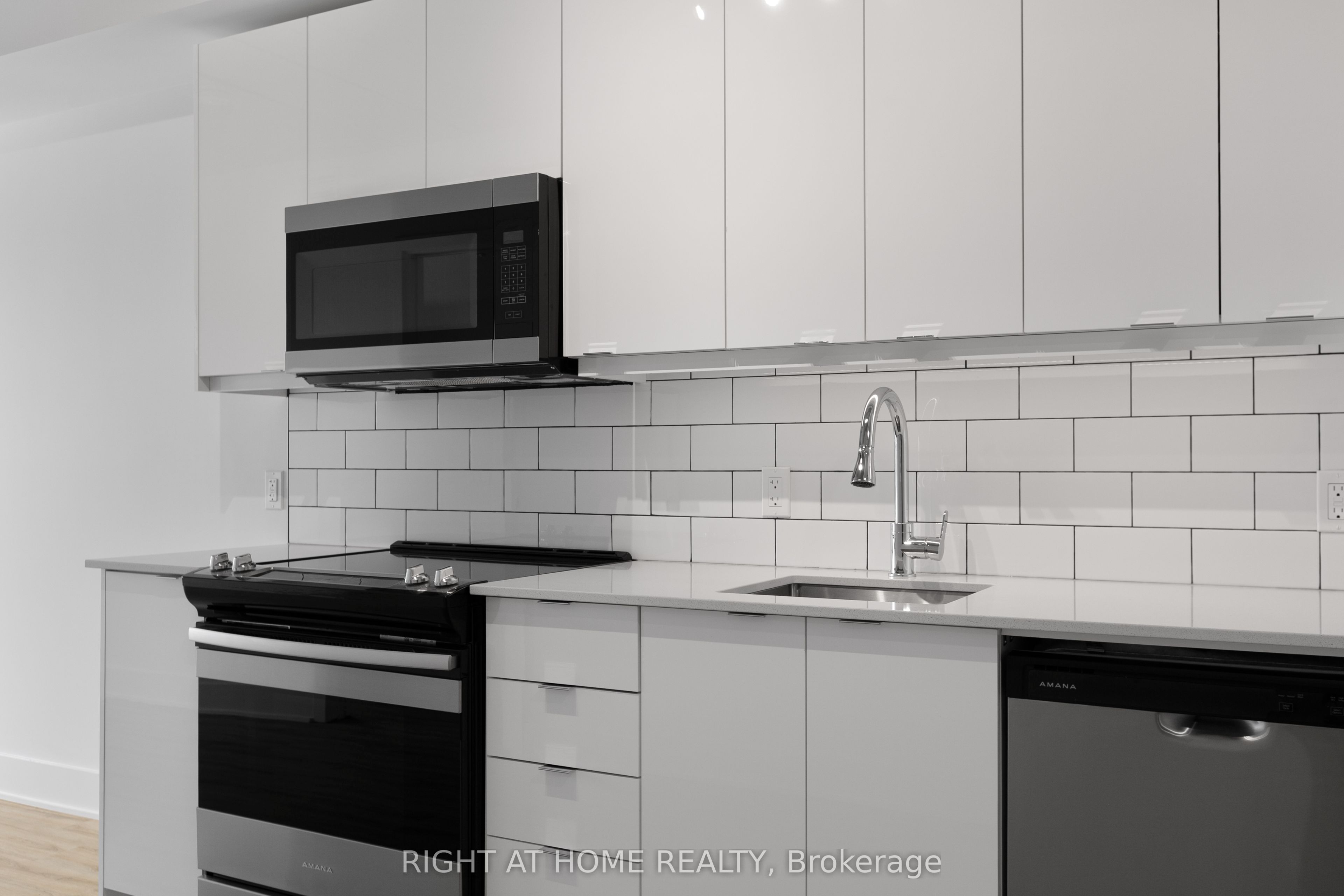 377 Winona Avenue 509 Property Photo 4