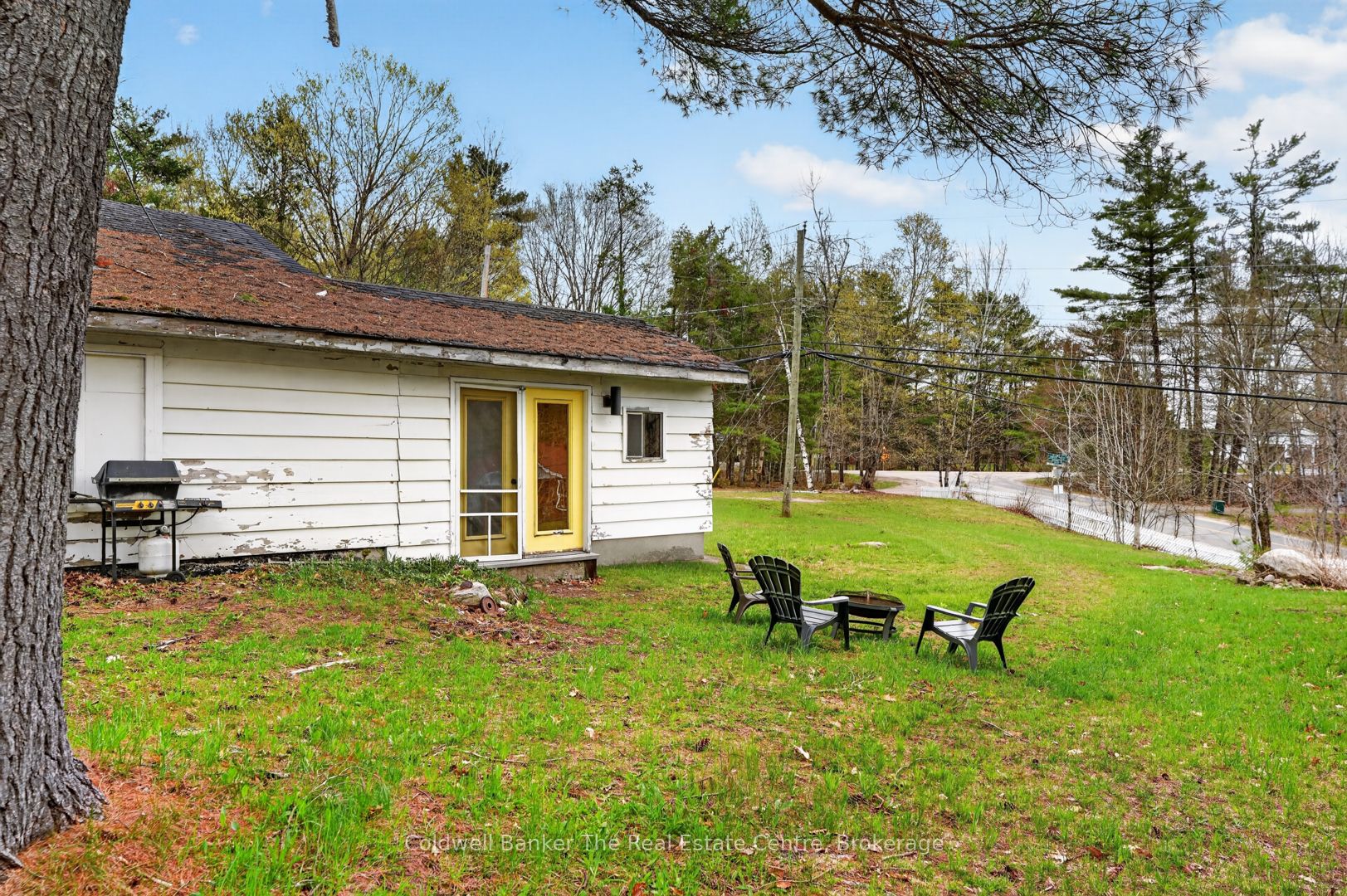 1657 Houseys Rapids Road Property Photo 3
