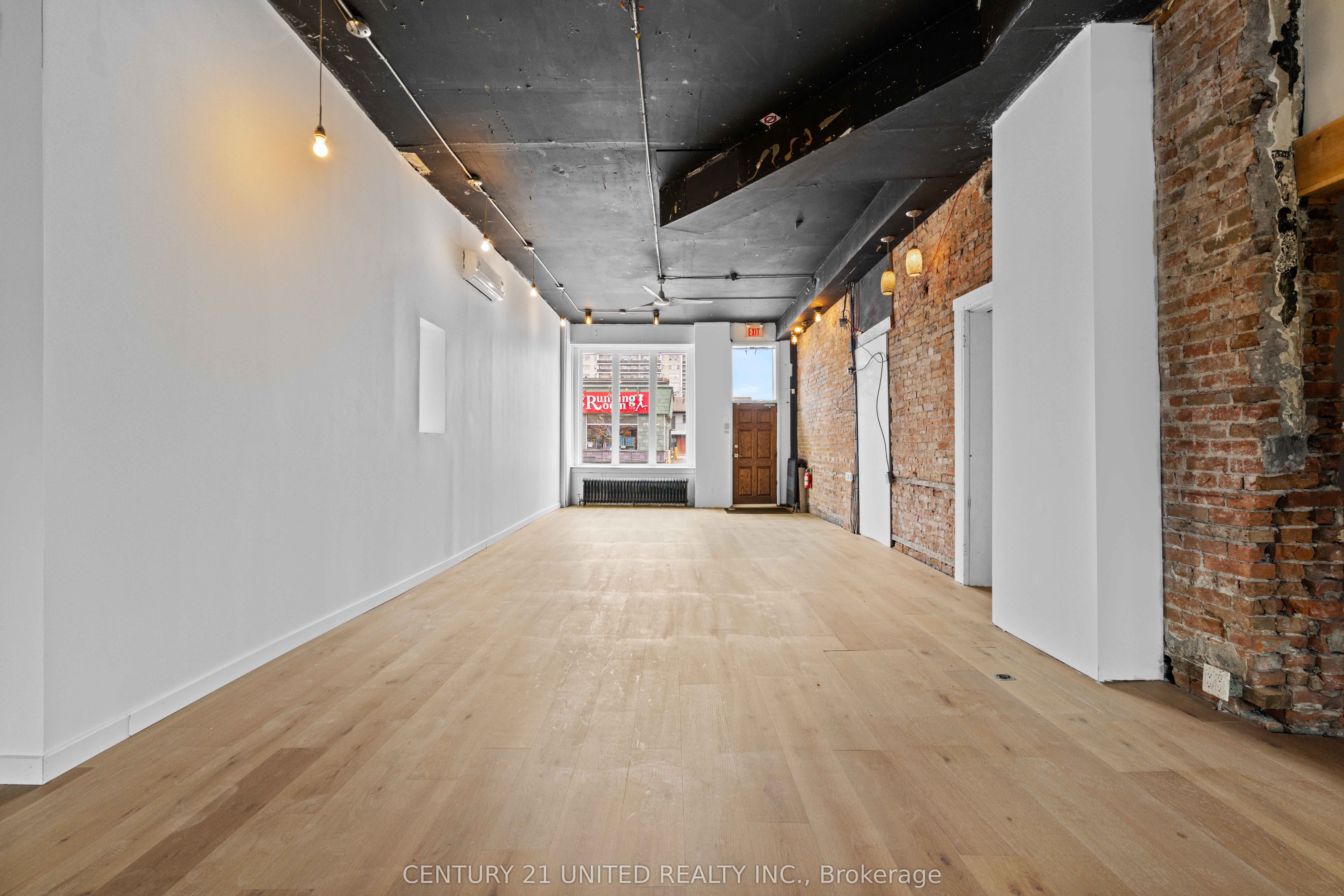 197 Hunter Street W Property Photo 9