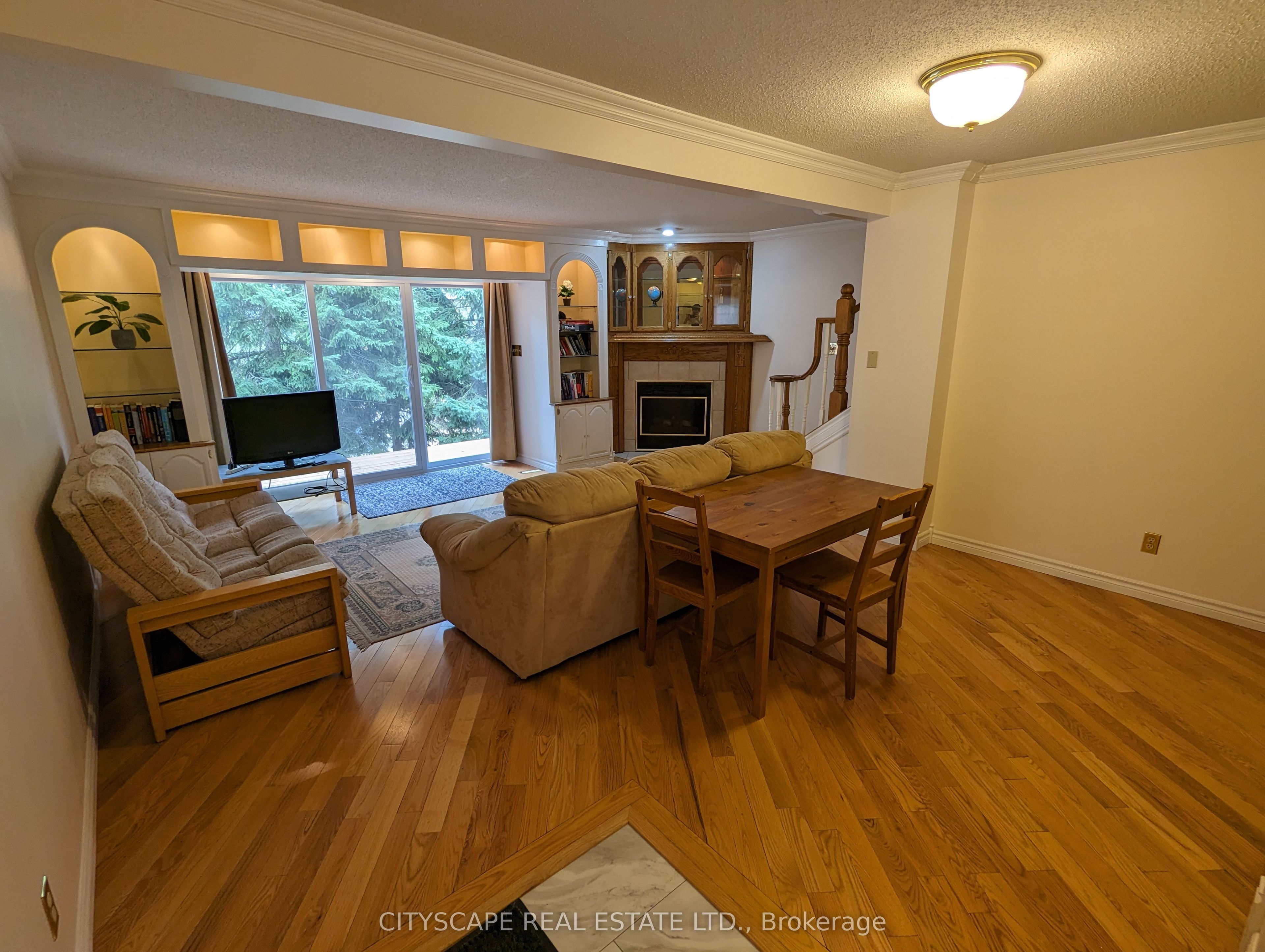 250 Keats Way 17 Property Photo 4