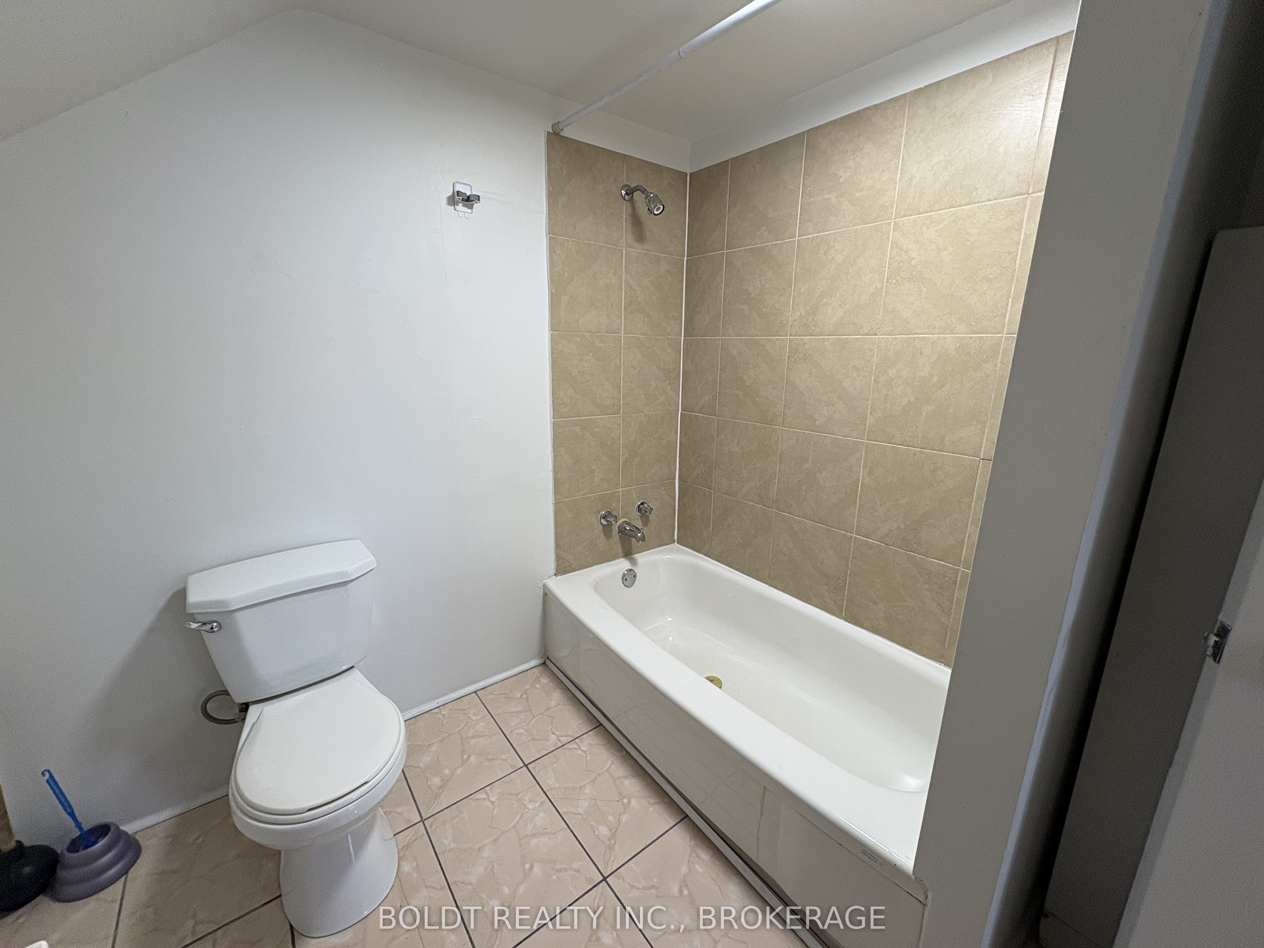 5145 Rice Crescent Property Photo 6