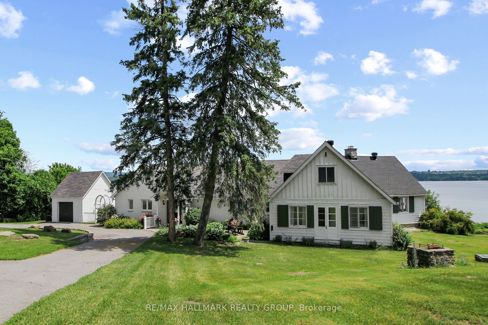 350 Berry Side Road Property Photo 1