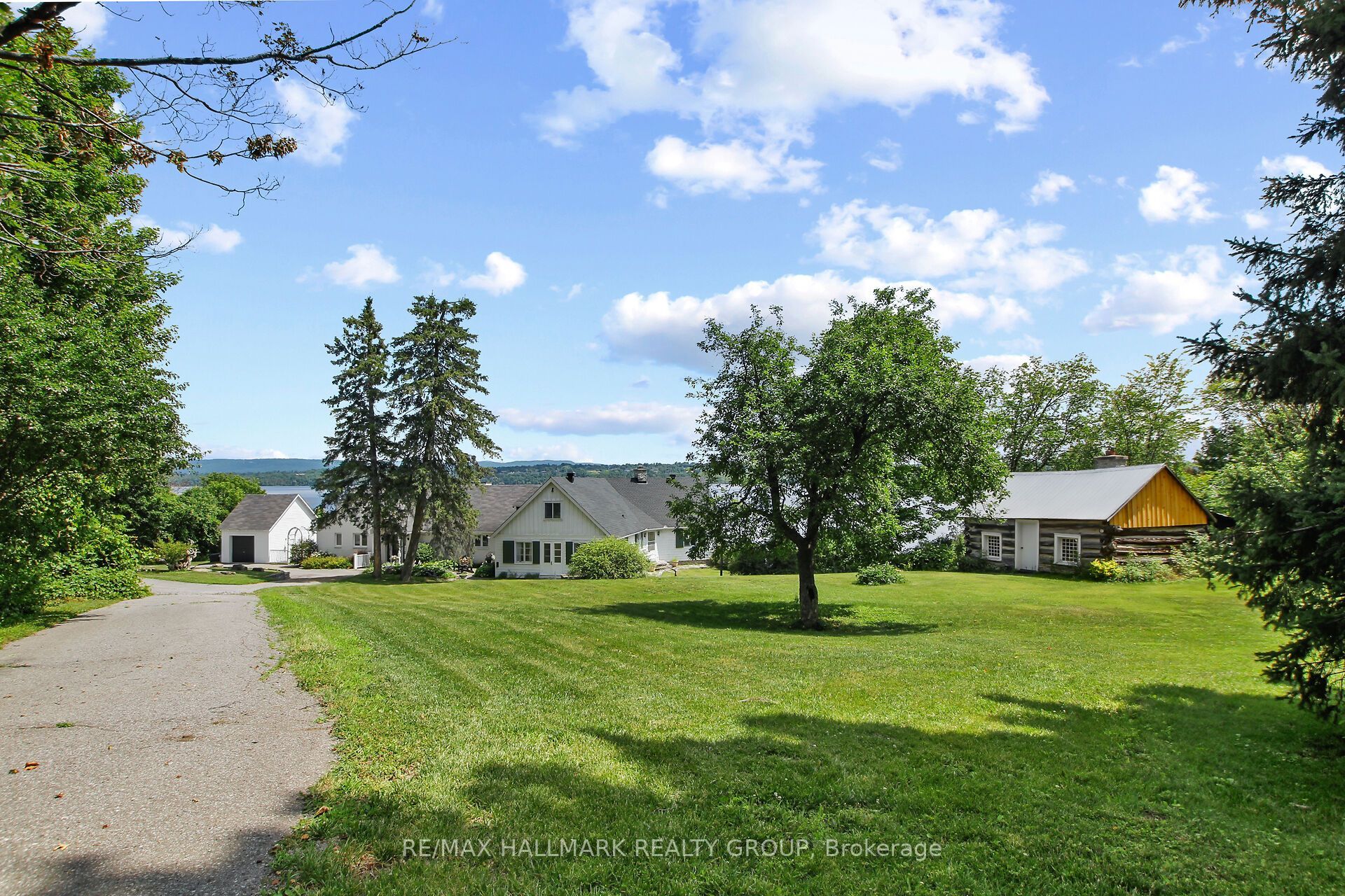 350 Berry Side Road Property Photo 2