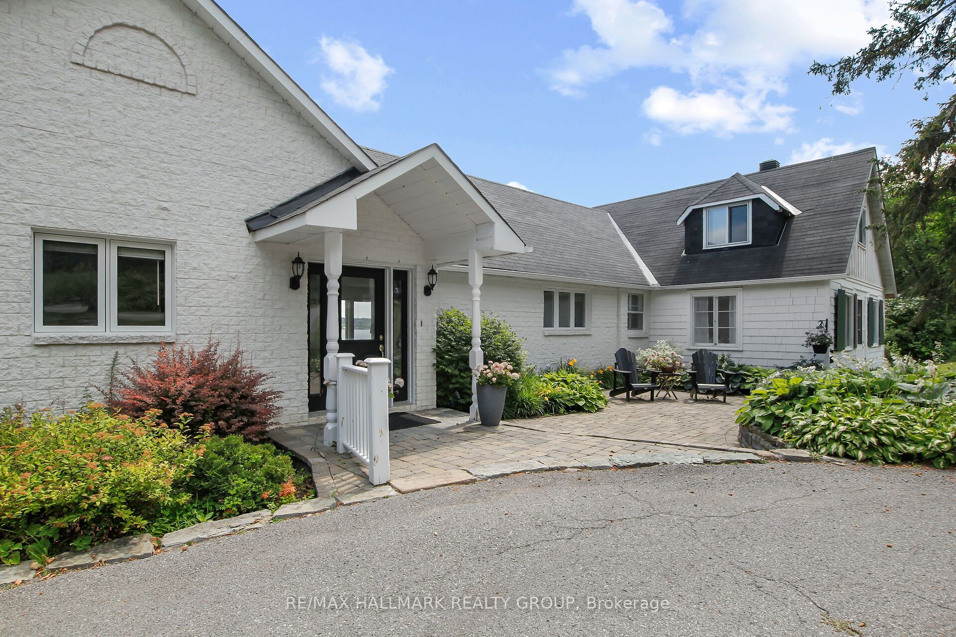 350 Berry Side Road Property Photo 3