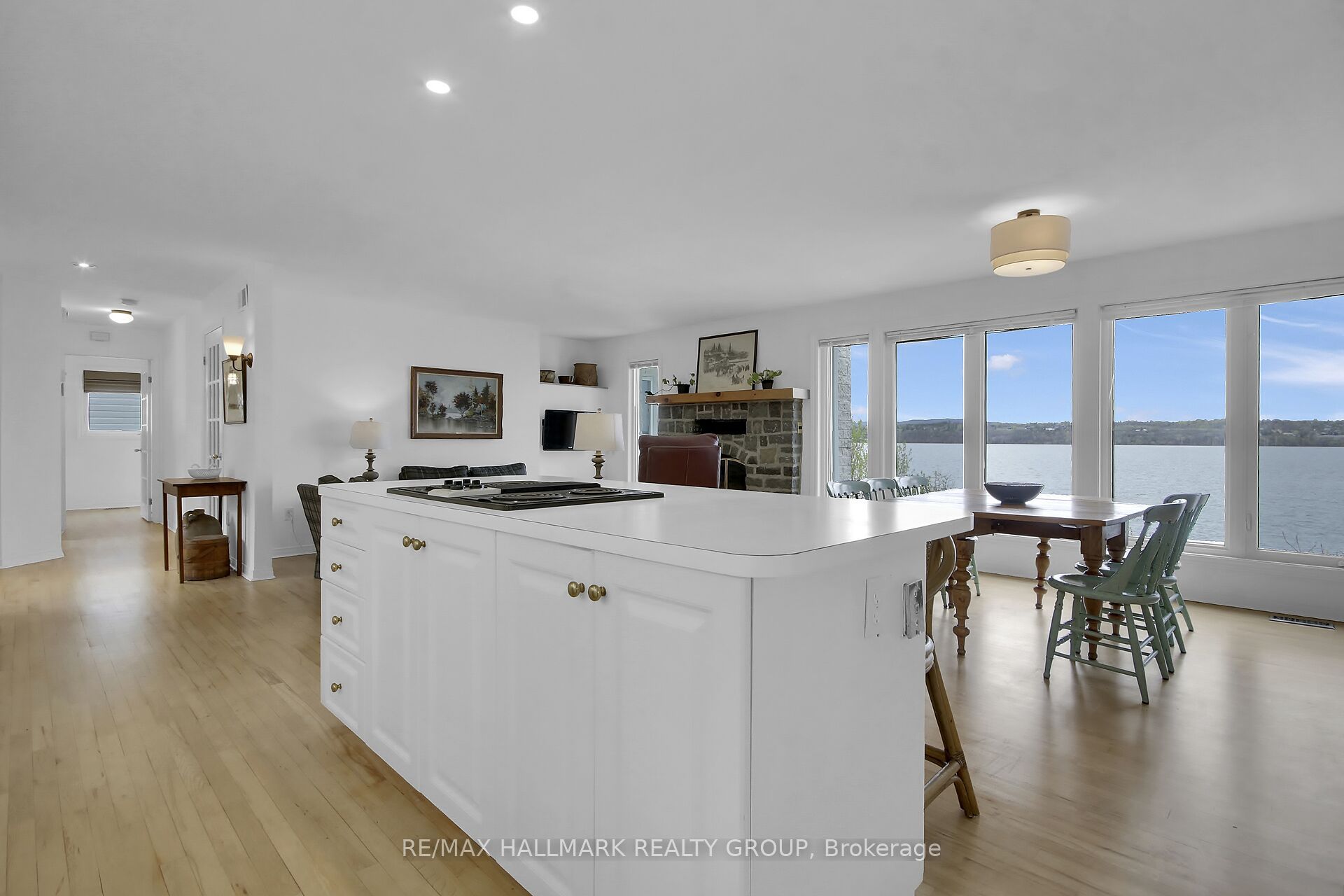 350 Berry Side Road Property Photo 11