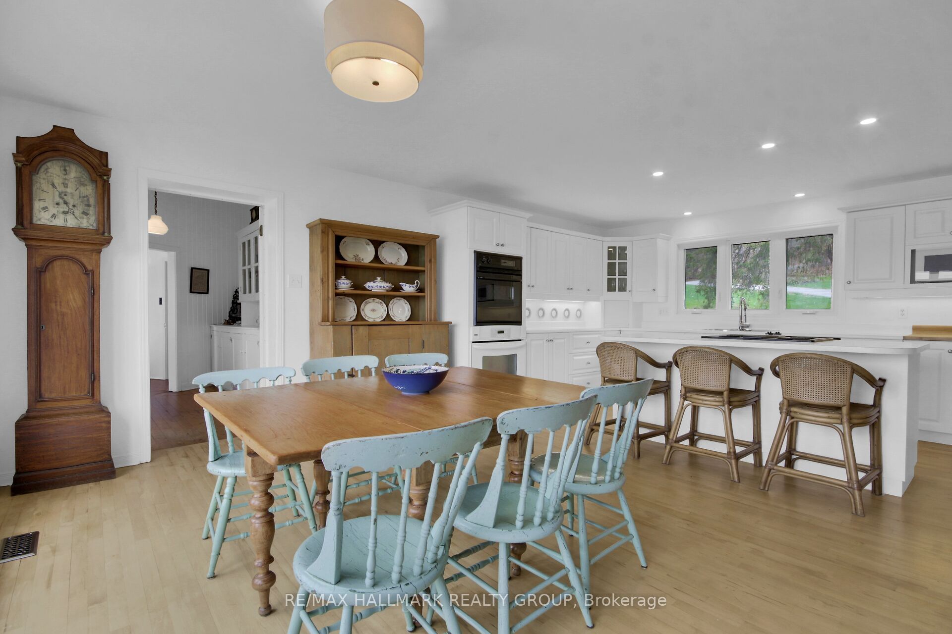 350 Berry Side Road Property Photo 12