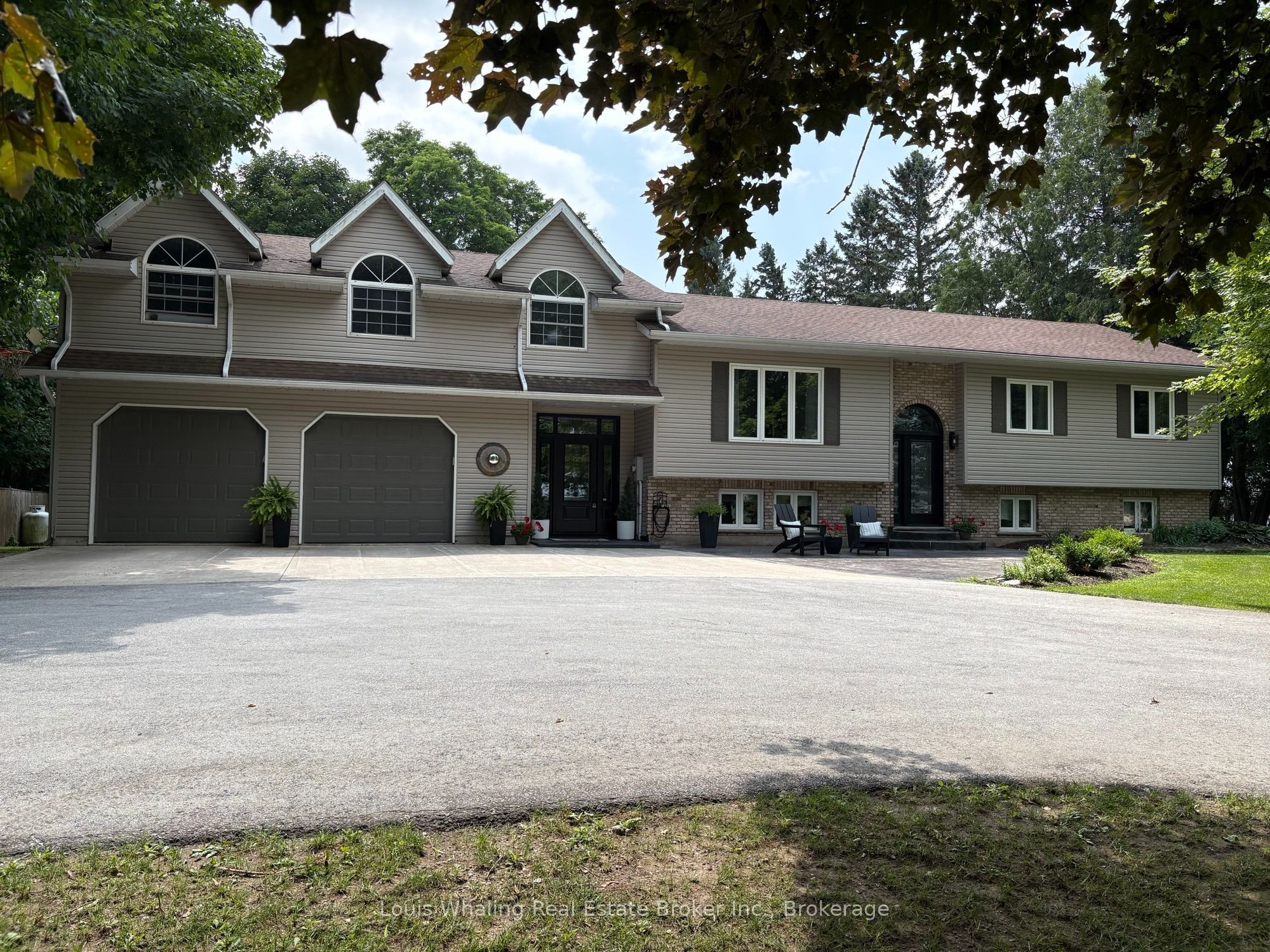561022 Bentinck-sullivan Townline Property Photo 1