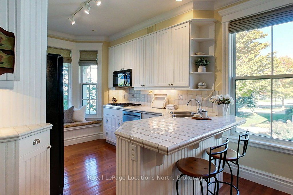 202 Snowbridge Way Property Photo 9