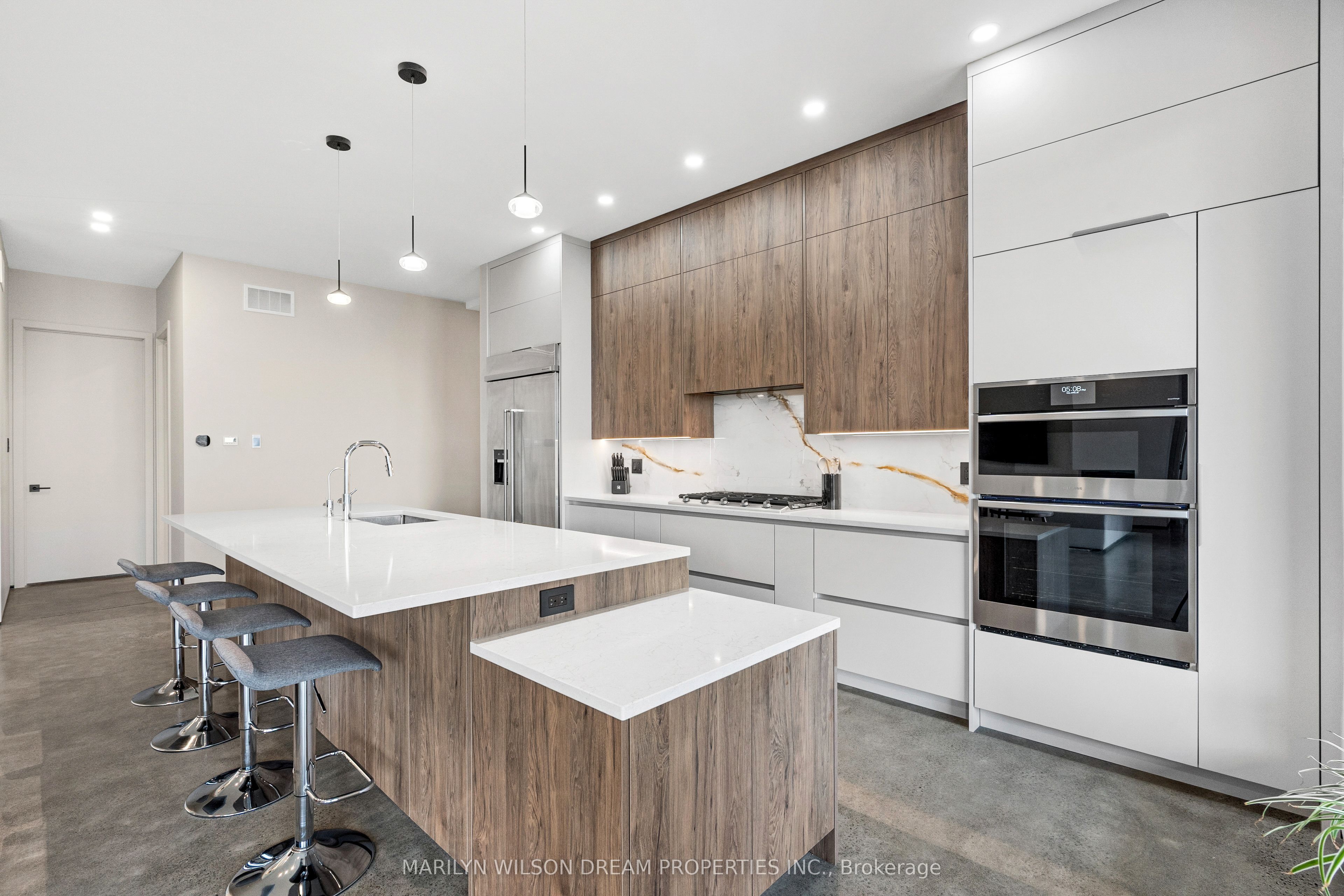 2486 Howe Island Drive Property Photo 16